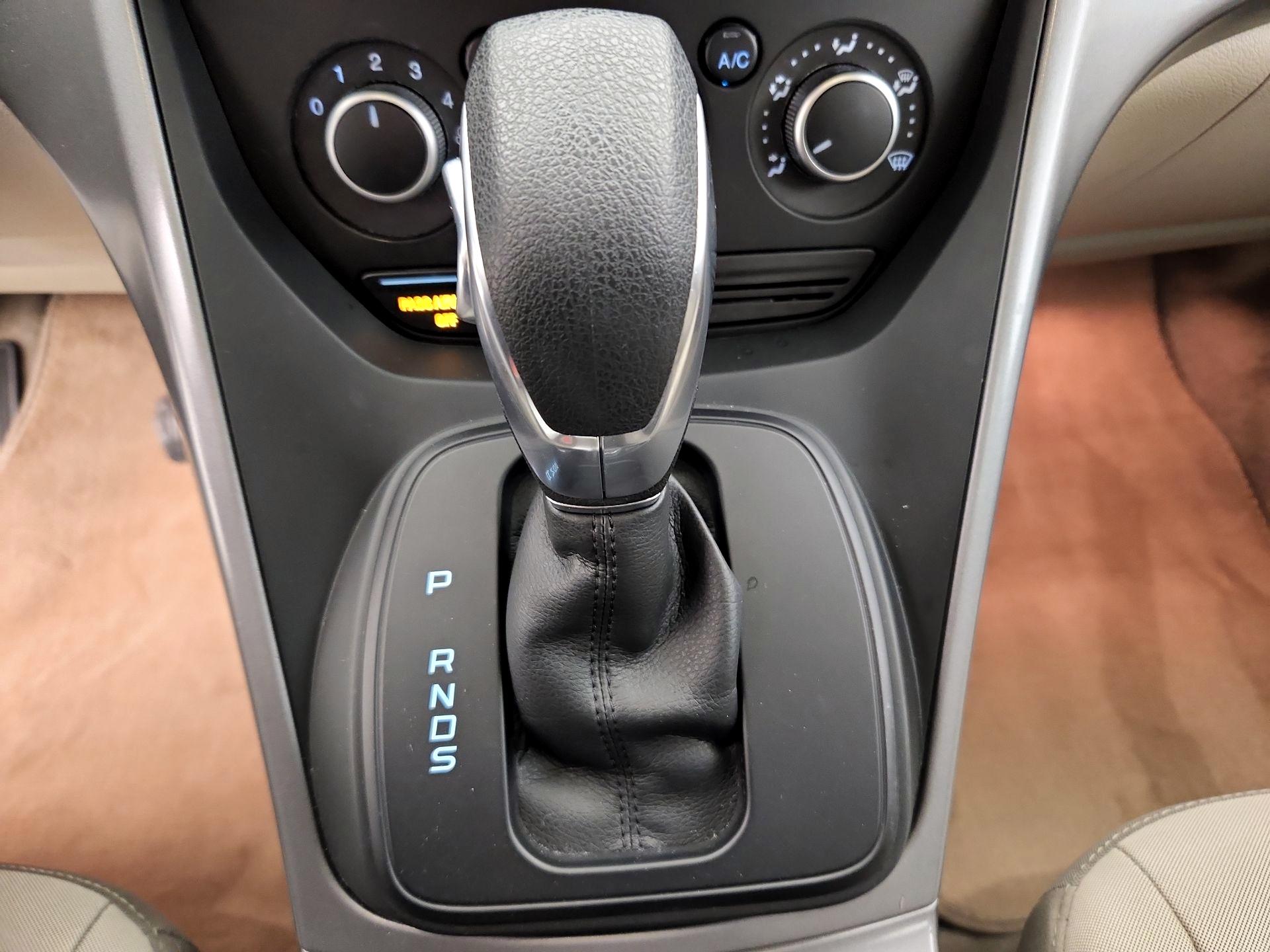 Thumbnail: 2015 Ford Escape - 17