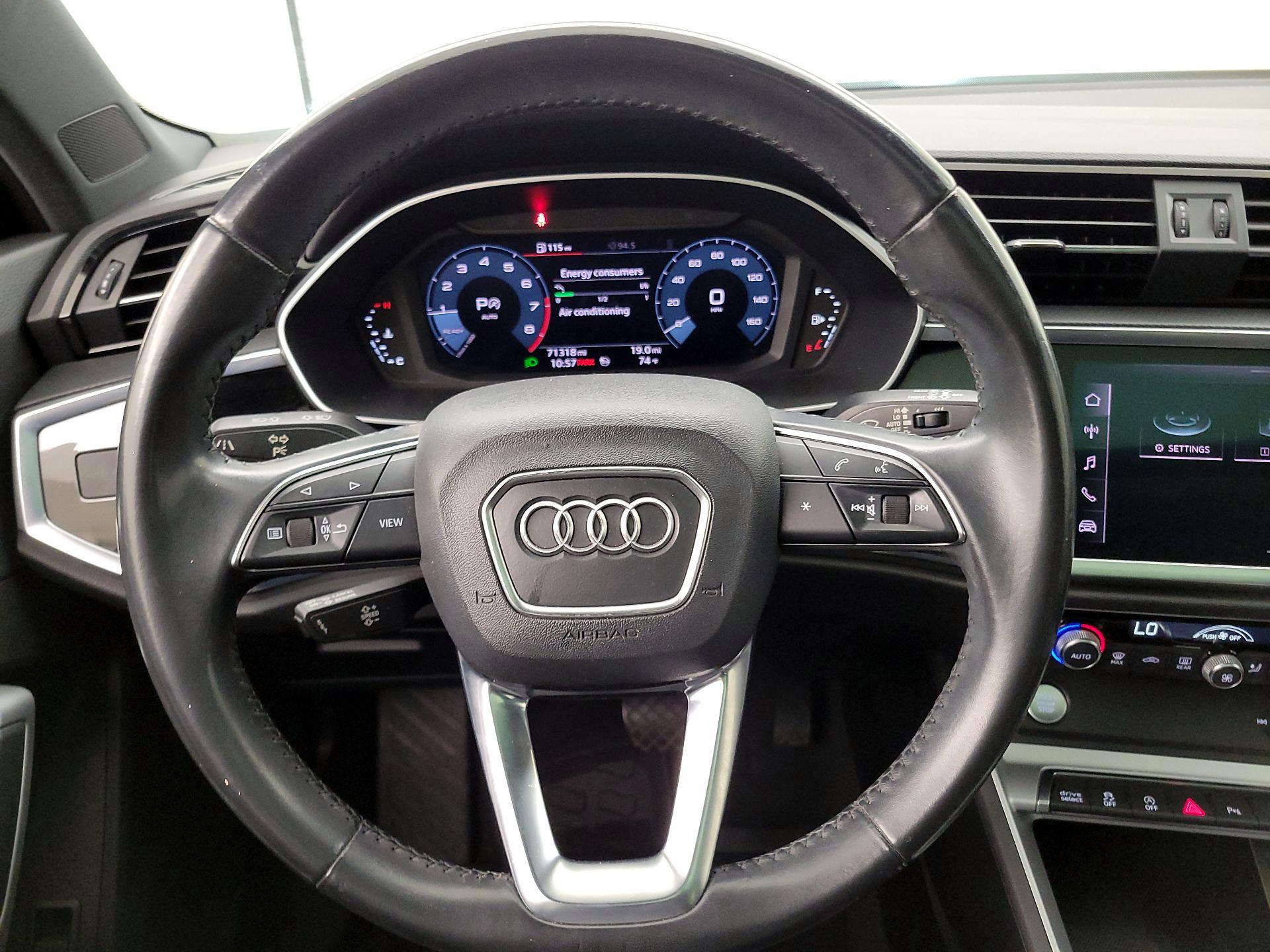 Thumbnail: 2020 Audi Q3 - 10