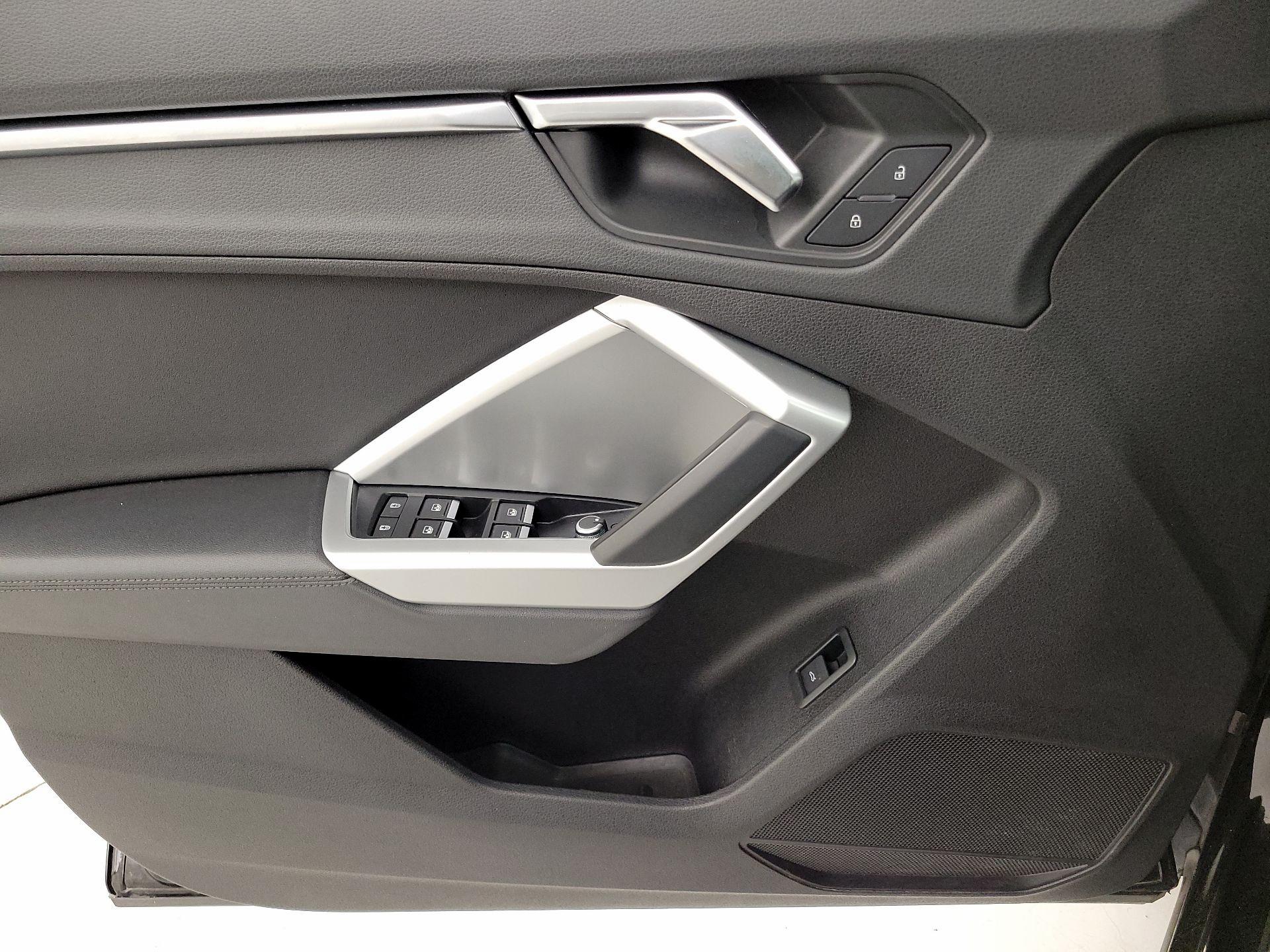 Thumbnail: 2020 Audi Q3 - 12