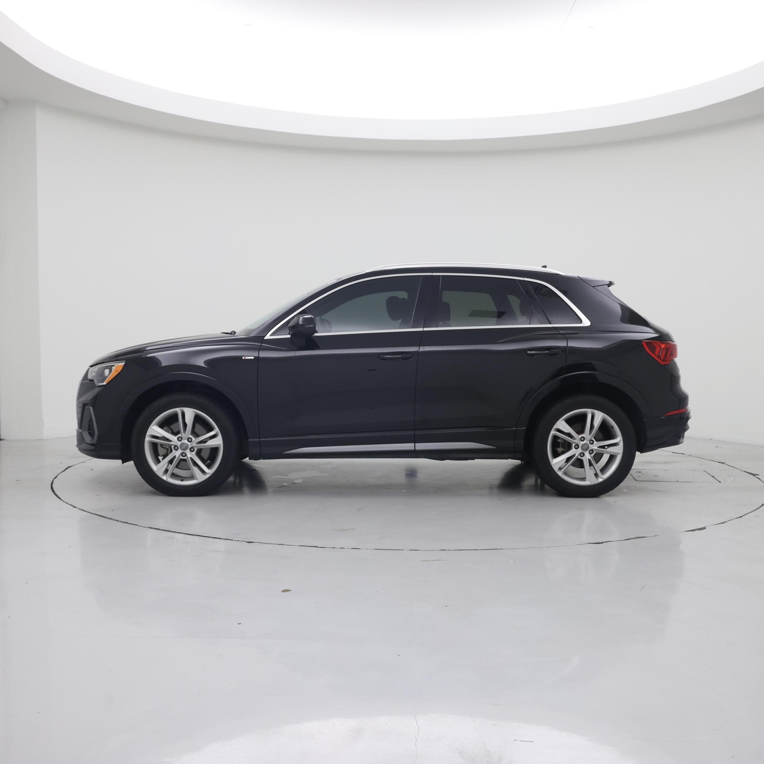 Thumbnail: 2020 Audi Q3 - 3