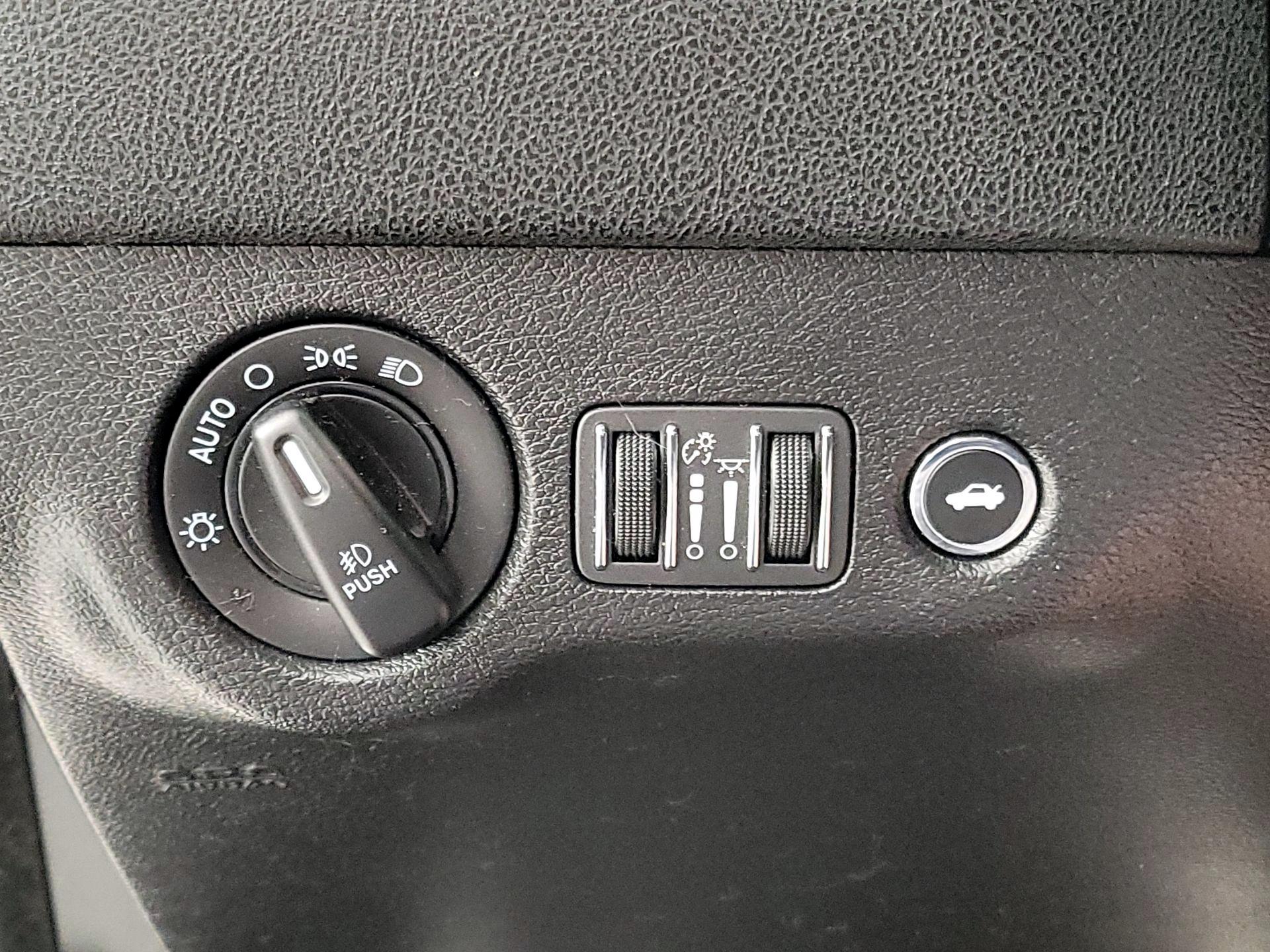 Thumbnail: 2019 Dodge Charger - 13