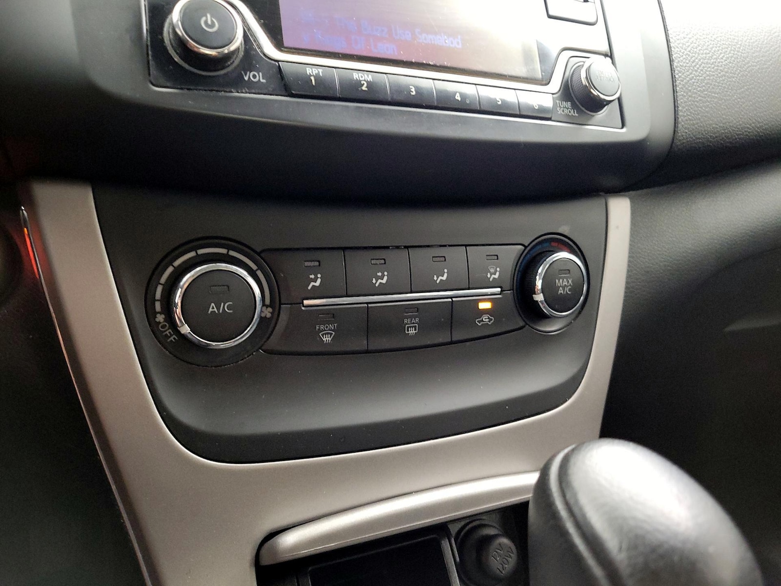 2015 Nissan Sentra SV - Photo 17