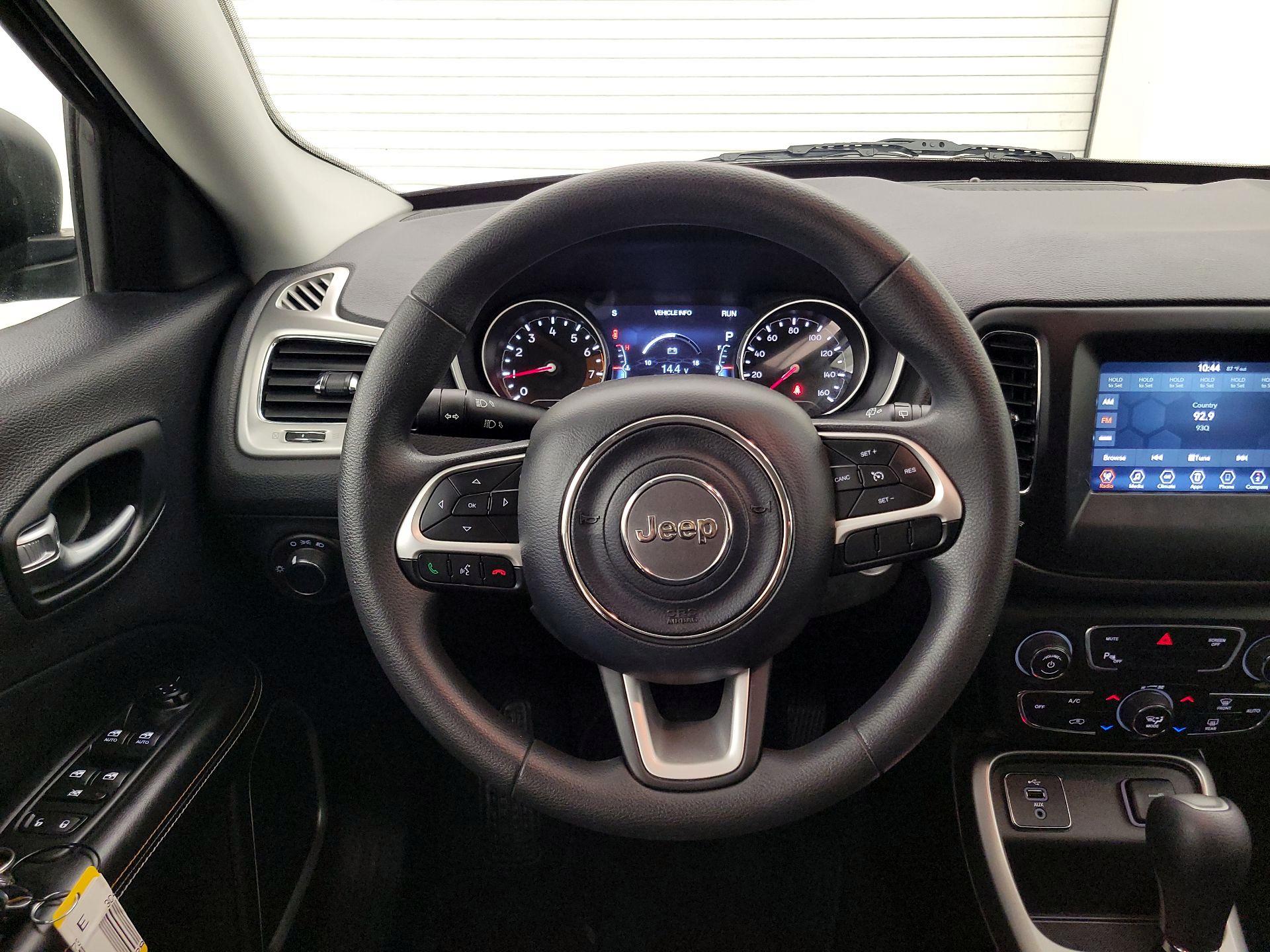 Thumbnail: 2018 Jeep Compass - 10