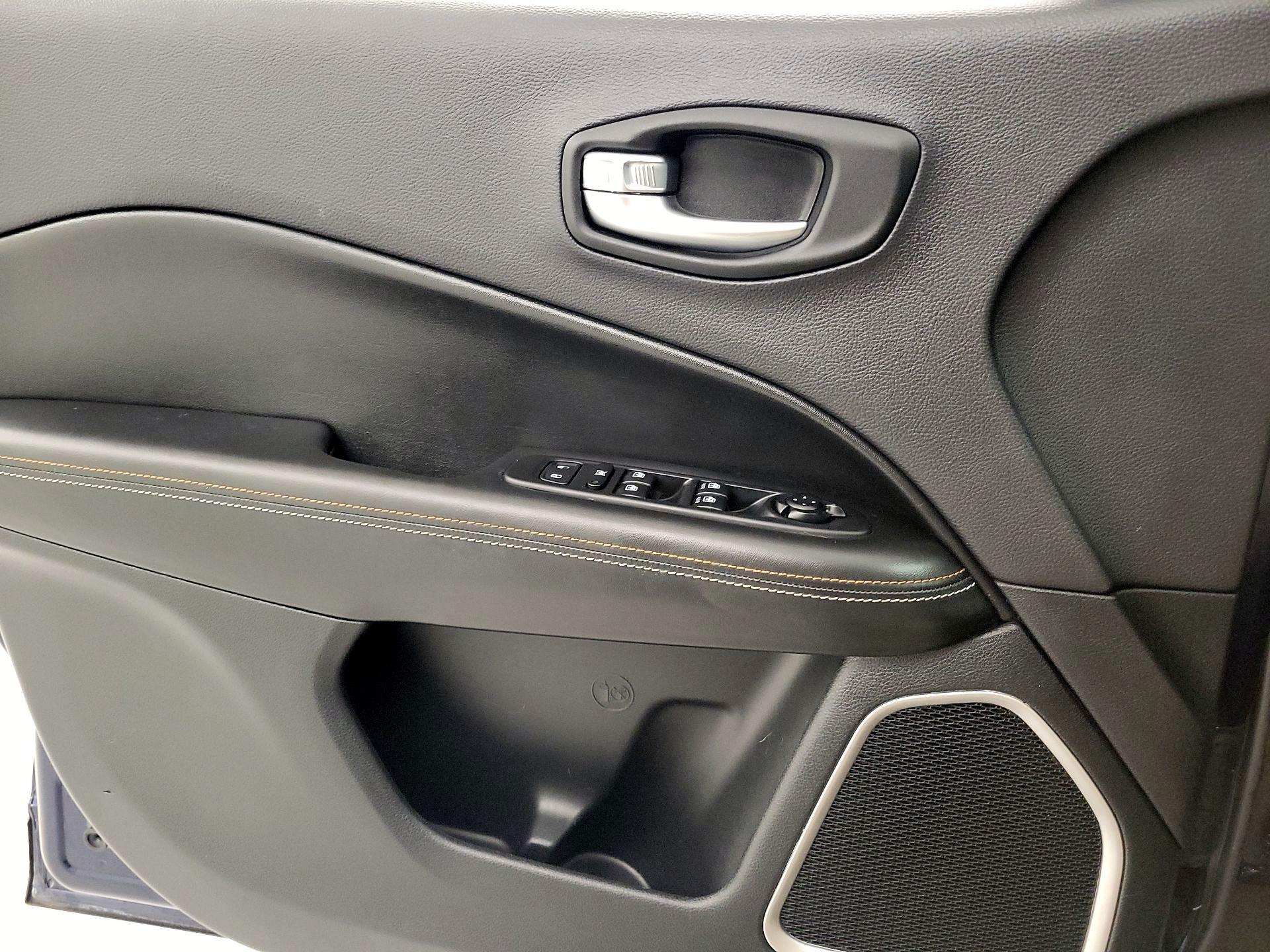 Thumbnail: 2018 Jeep Compass - 12