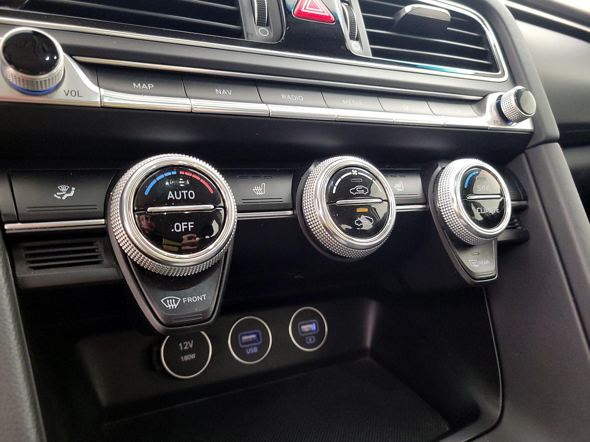 Thumbnail: 2022 Genesis G70 - 17