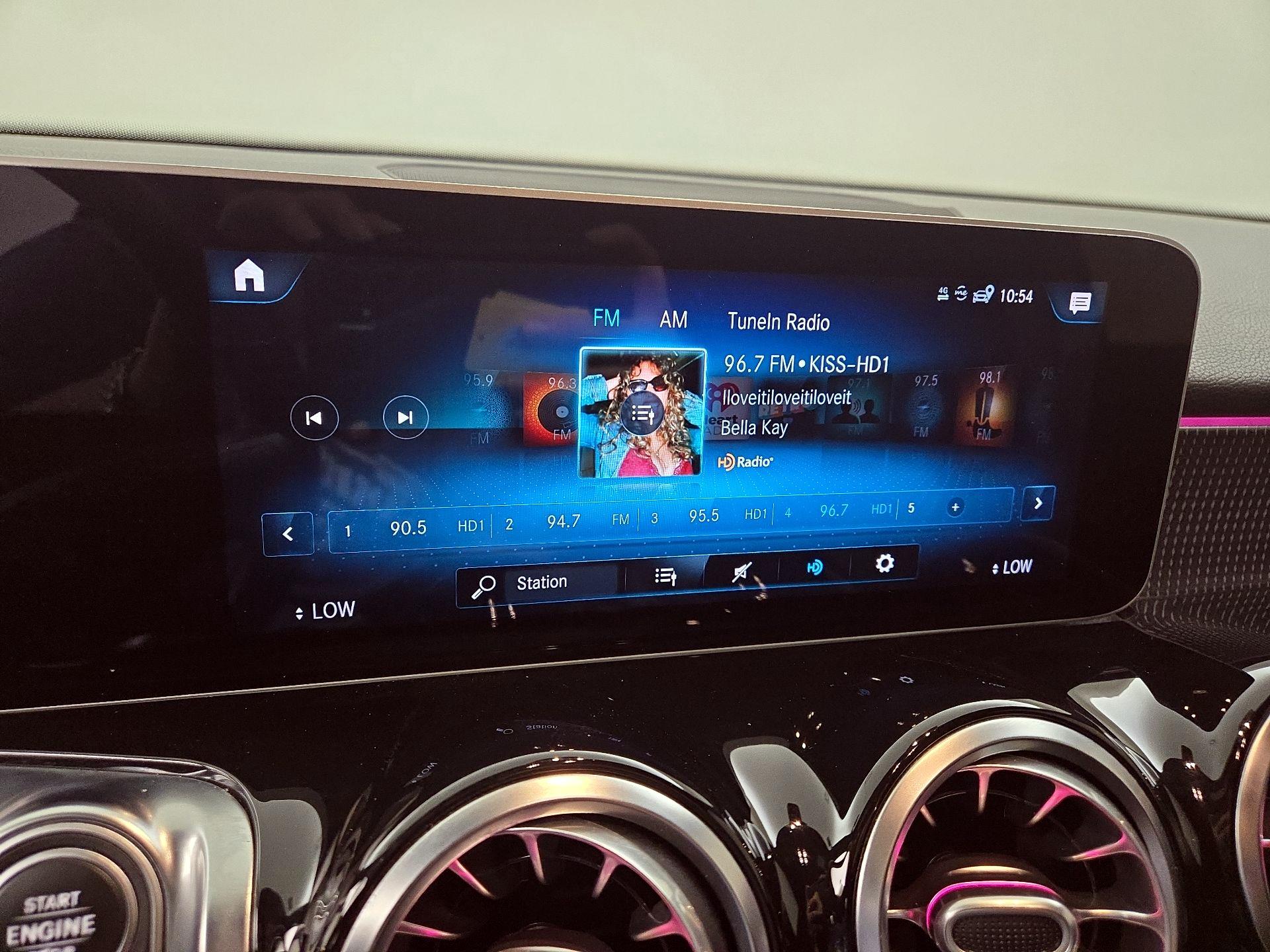 Thumbnail: 2020 Mercedes-Benz GLB - 15