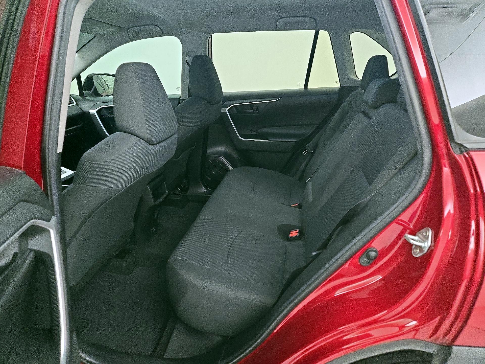 Thumbnail: 2020 Toyota RAV4 - 19