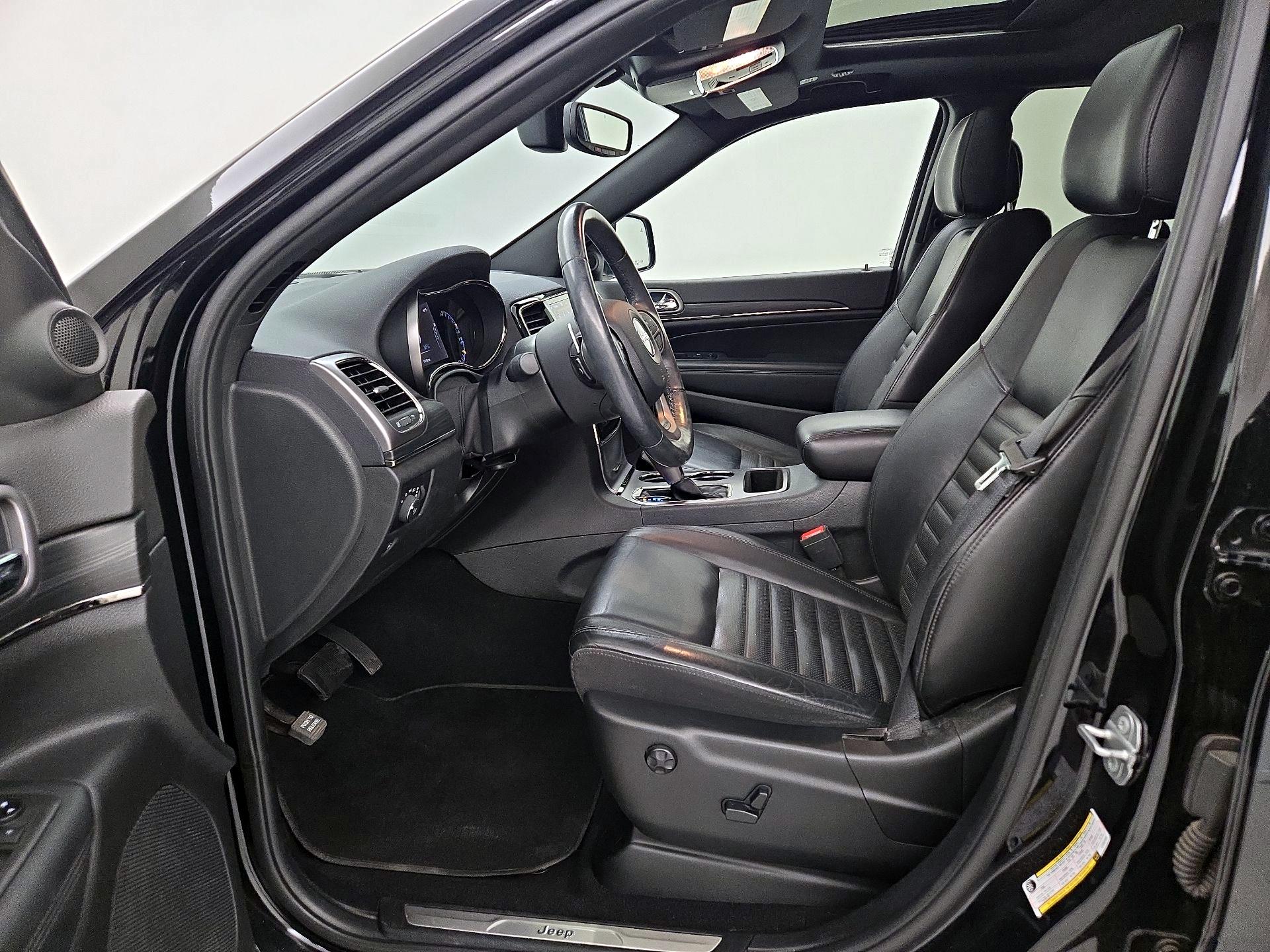 Thumbnail: 2020 Jeep Grand Cherokee - 11