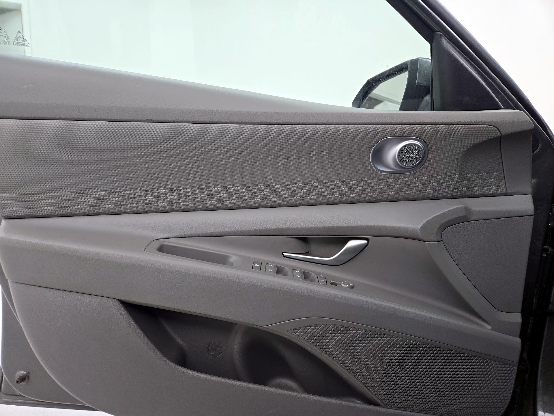 Thumbnail: 2025 Hyundai Elantra - 12