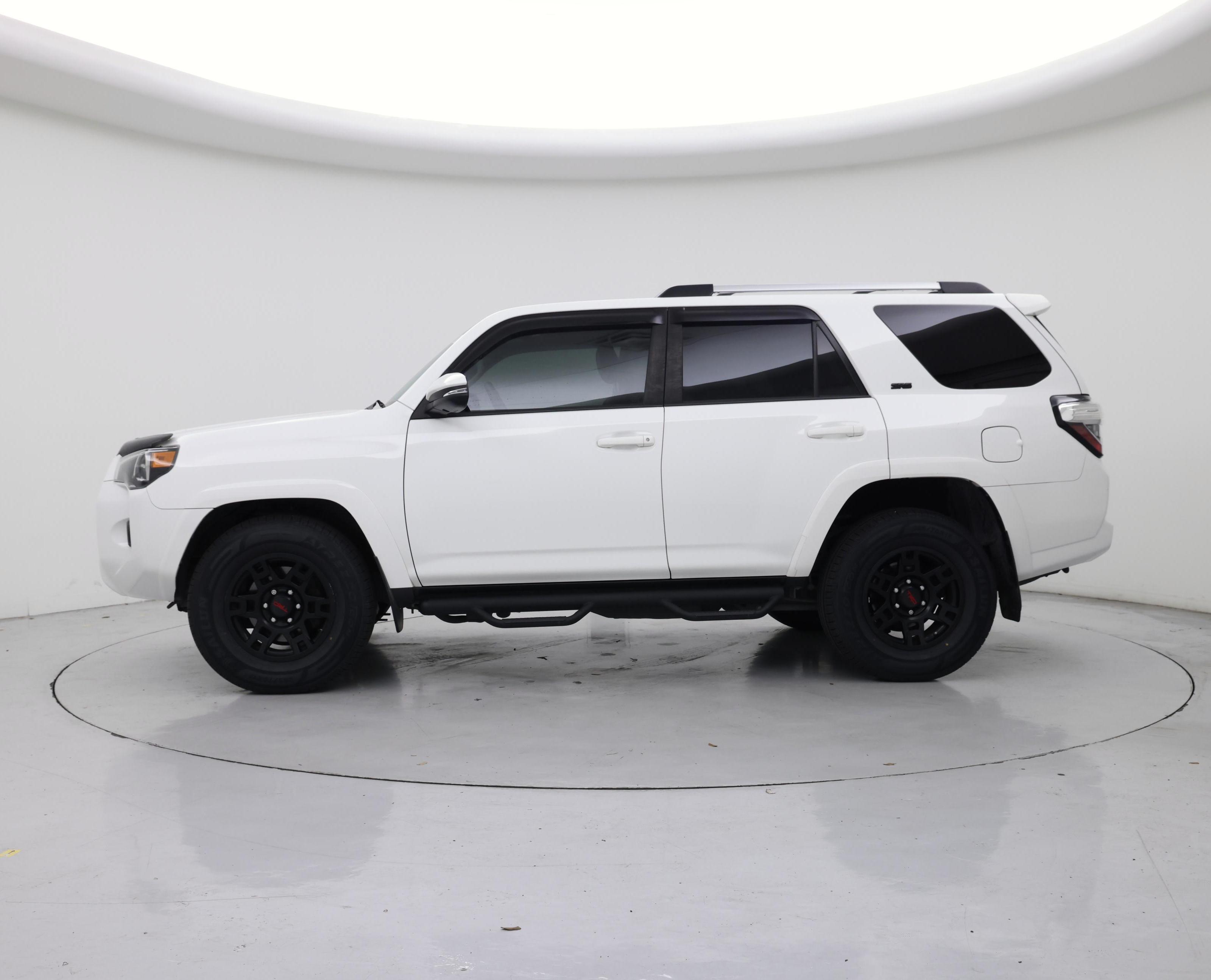 Thumbnail: 2020 Toyota 4Runner - 3