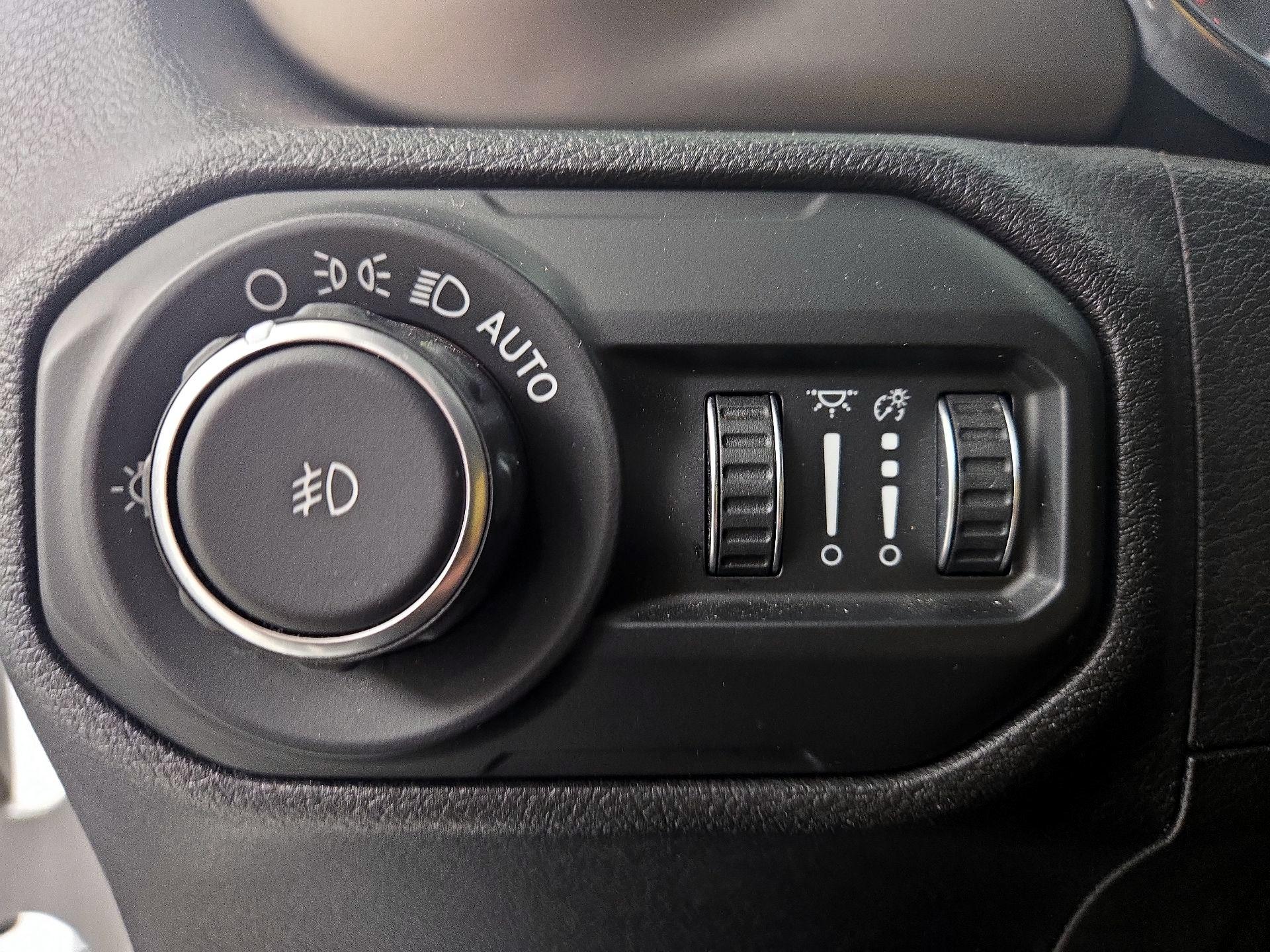 Thumbnail: 2020 Jeep Wrangler - 13