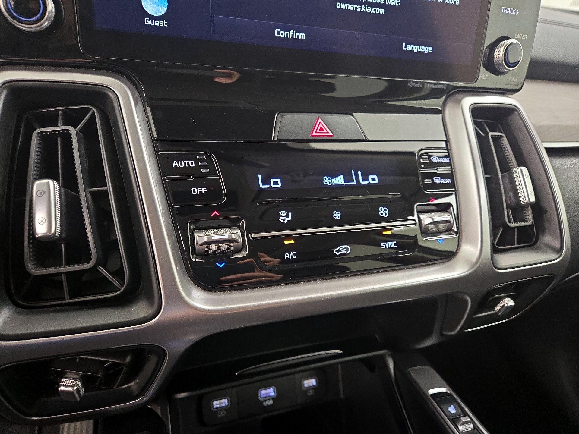 Thumbnail: 2022 Kia Sorento - 17