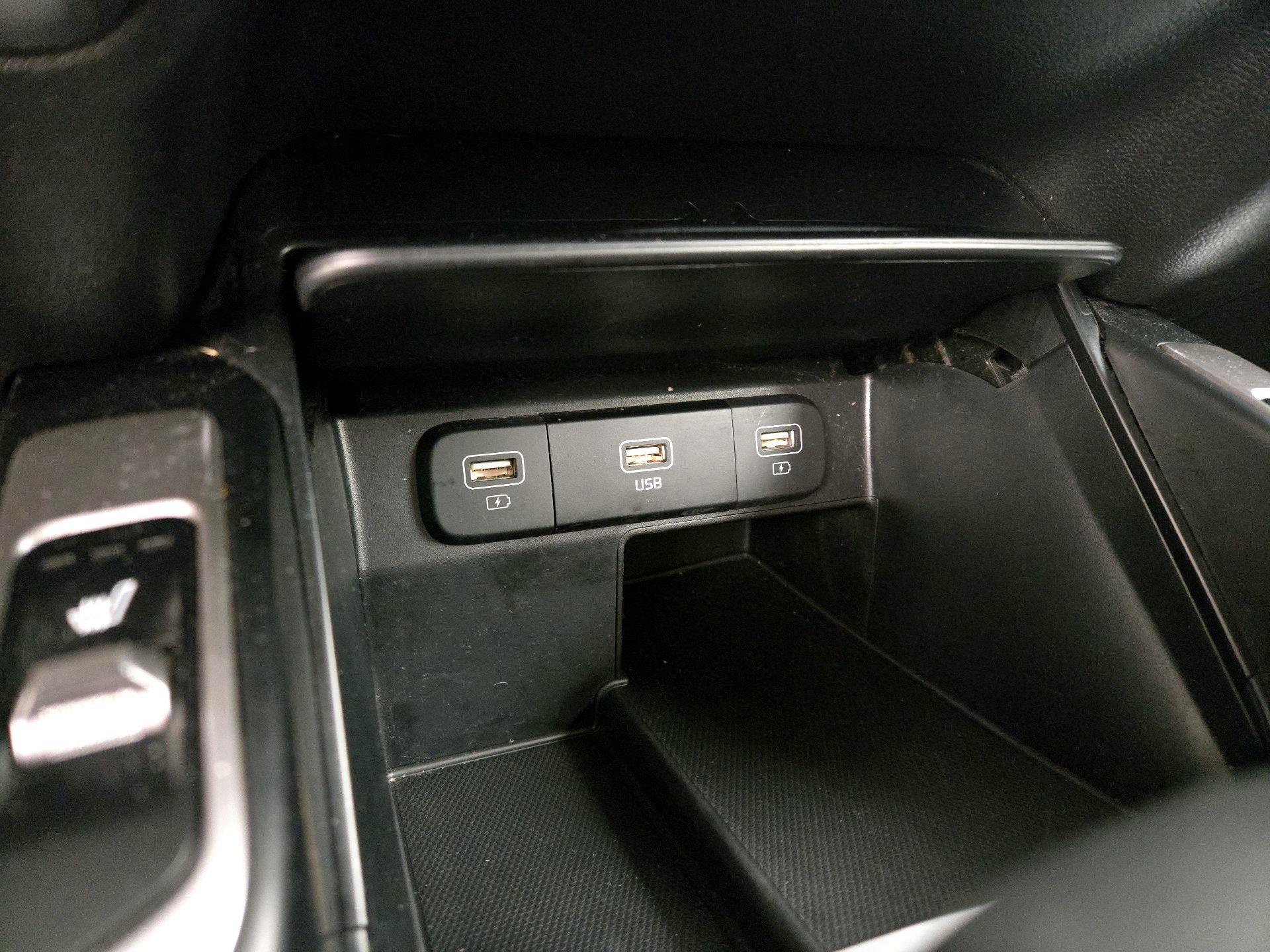 Thumbnail: 2022 Kia Sorento - 19