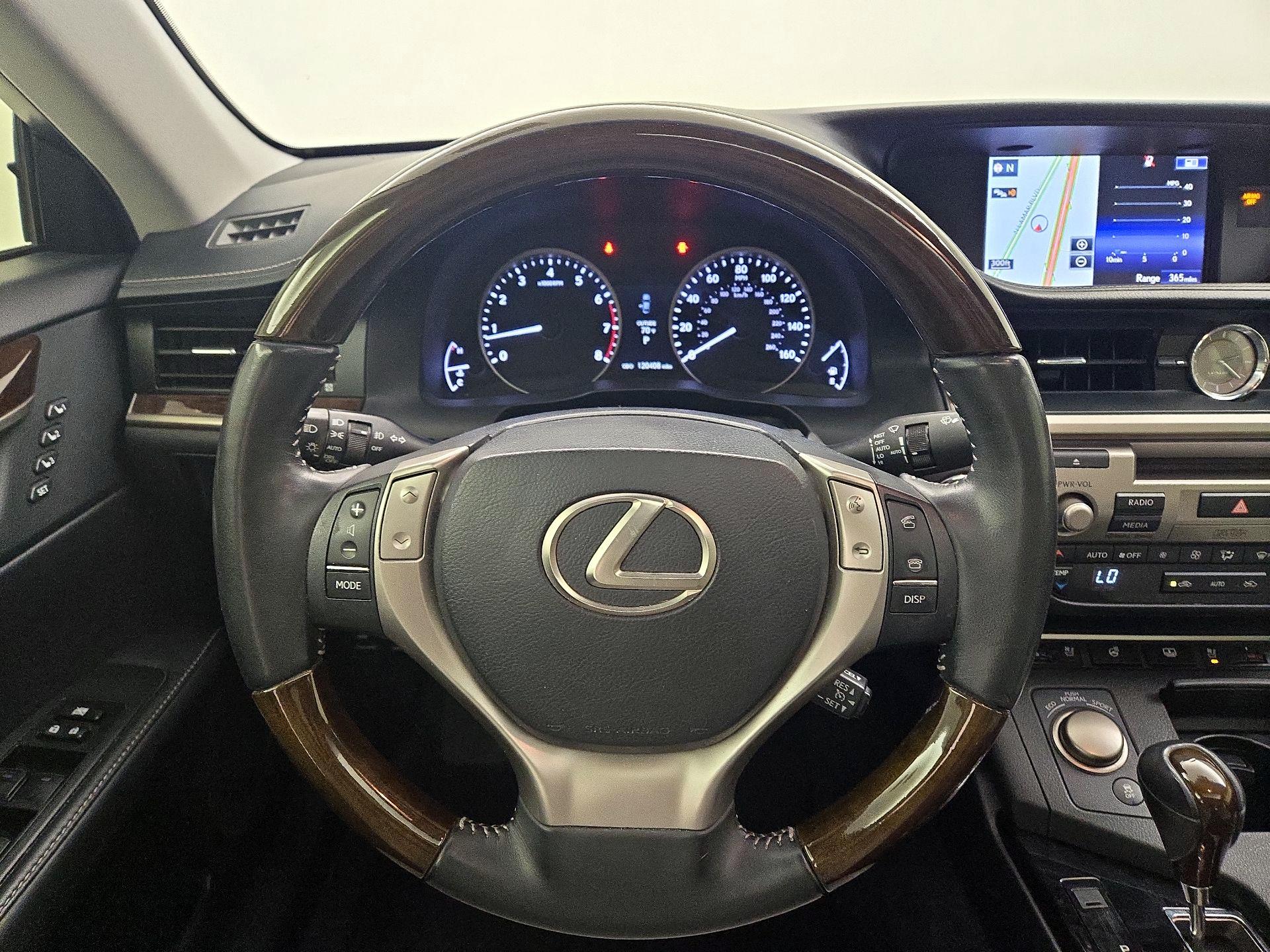 Thumbnail: 2015 Lexus ES - 10