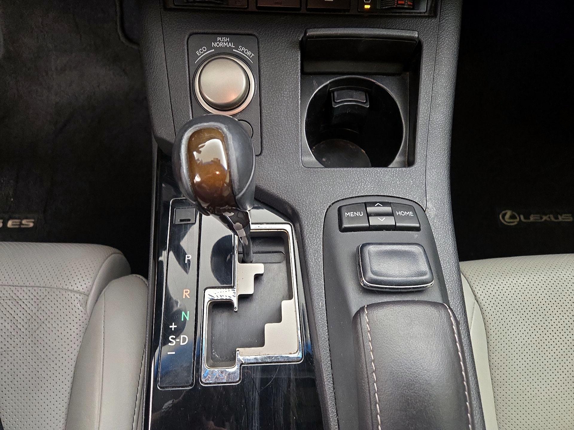 Thumbnail: 2015 Lexus ES - 18