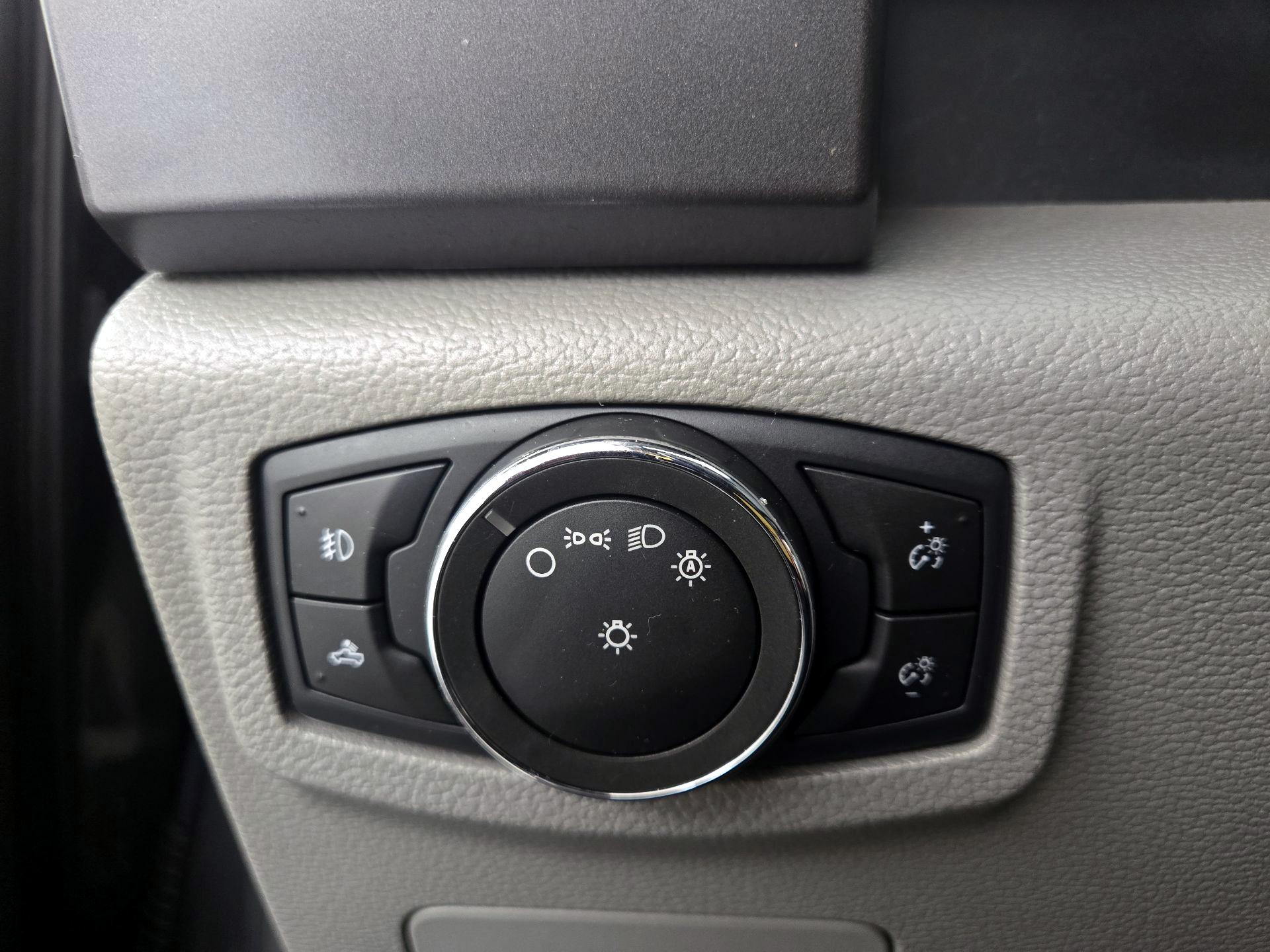 Thumbnail: 2015 Ford F-150 - 13