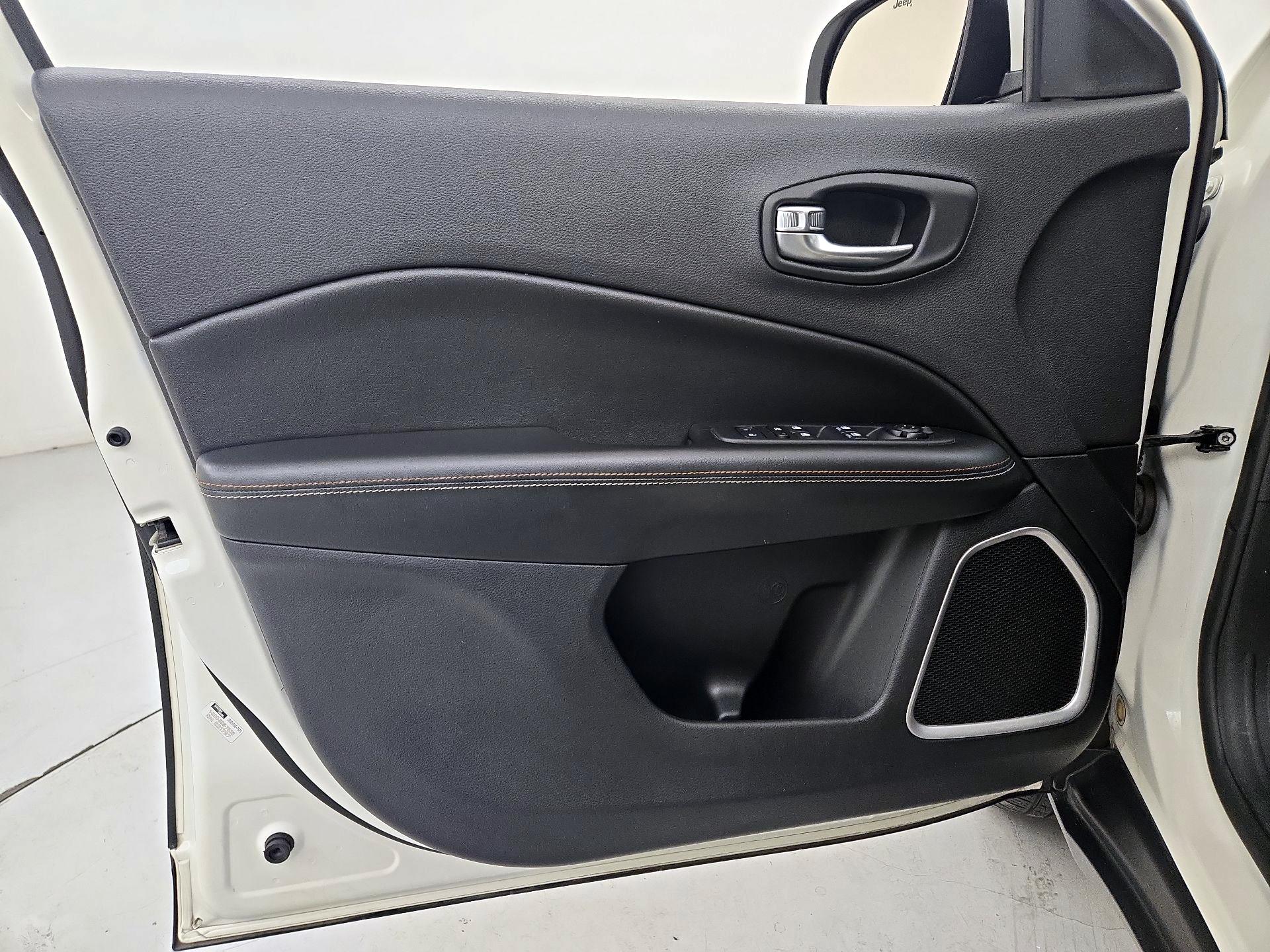 Thumbnail: 2019 Jeep Compass - 12