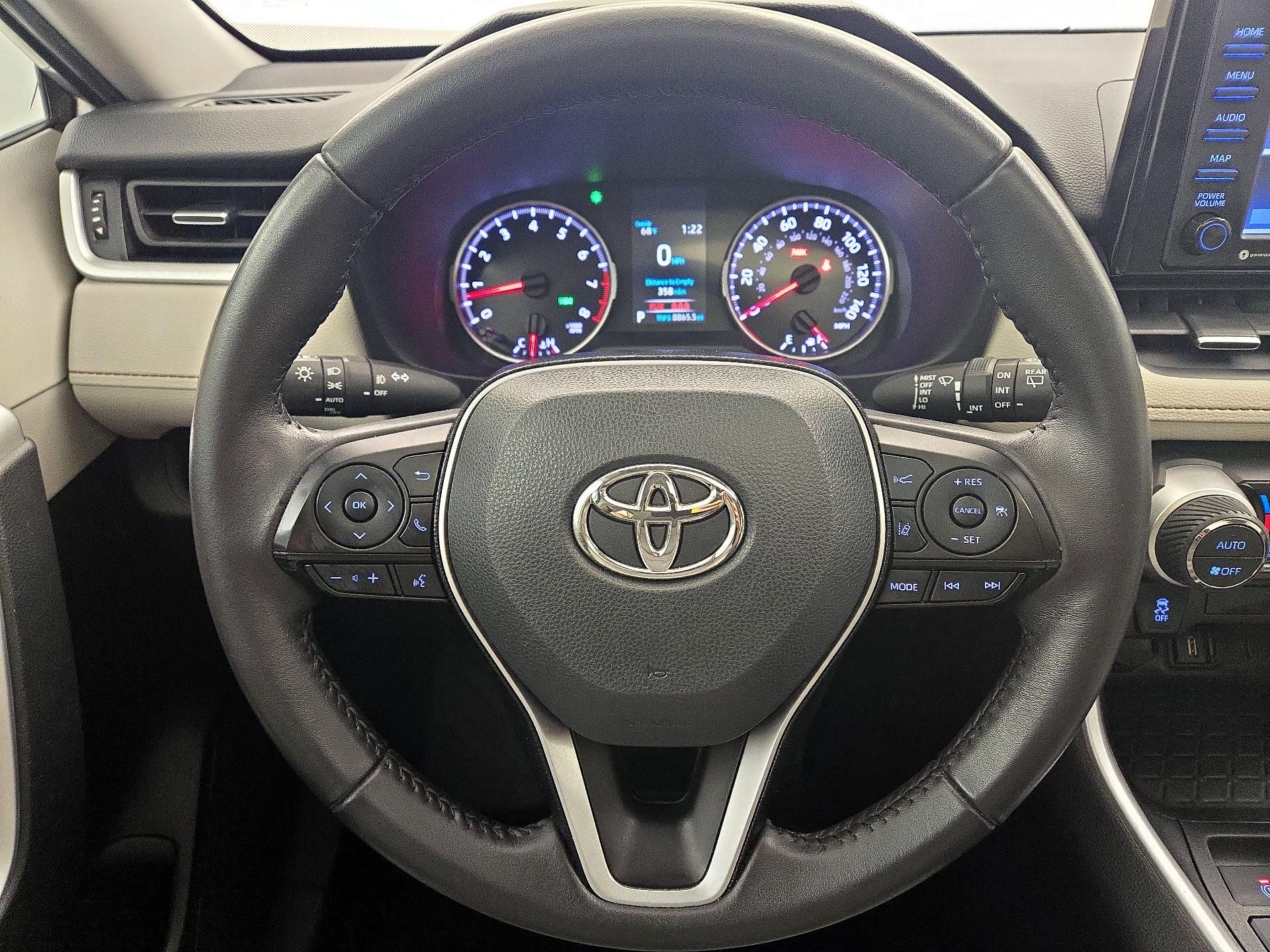 Thumbnail: 2021 Toyota RAV4 - 10