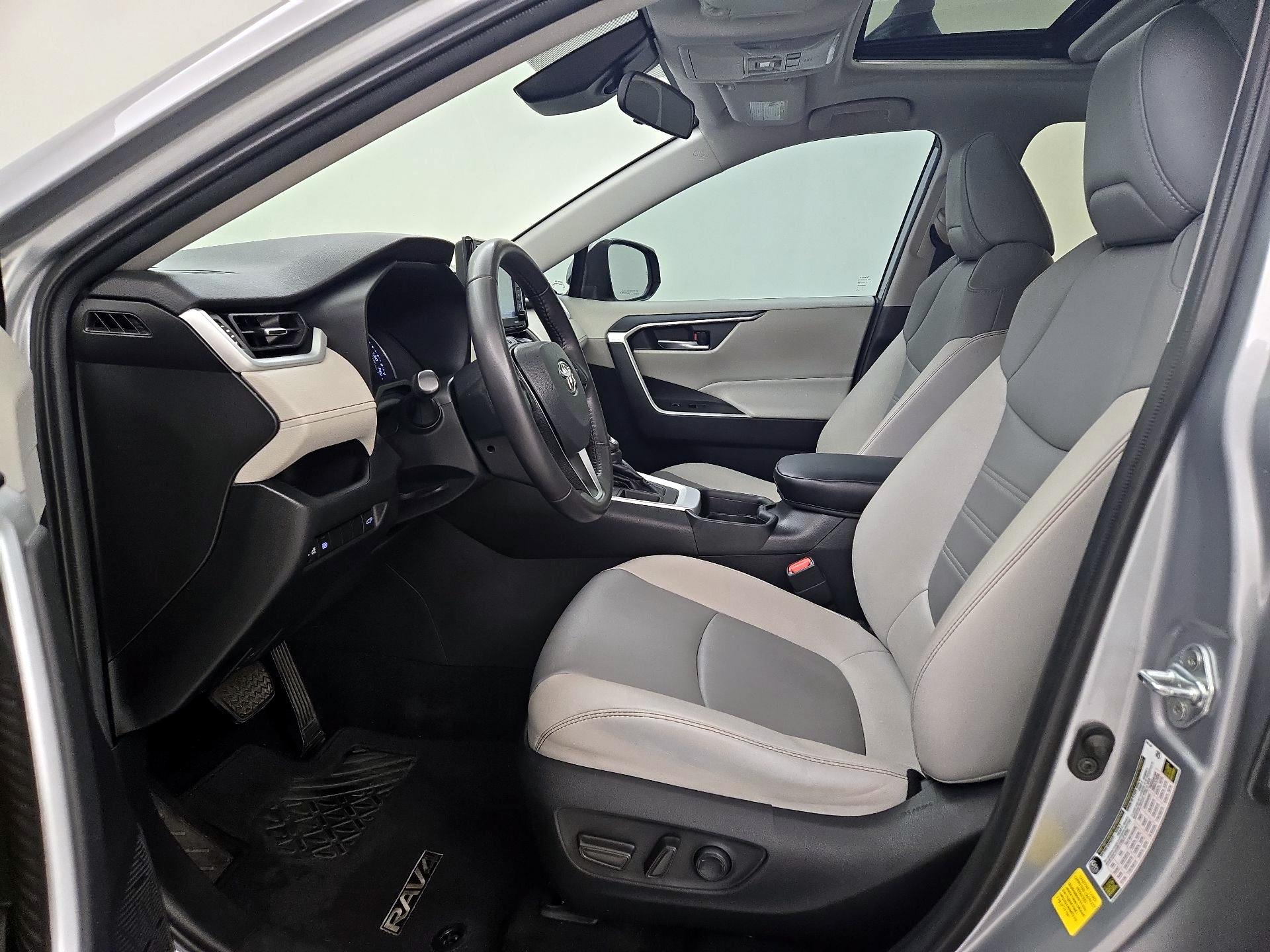 Thumbnail: 2021 Toyota RAV4 - 11