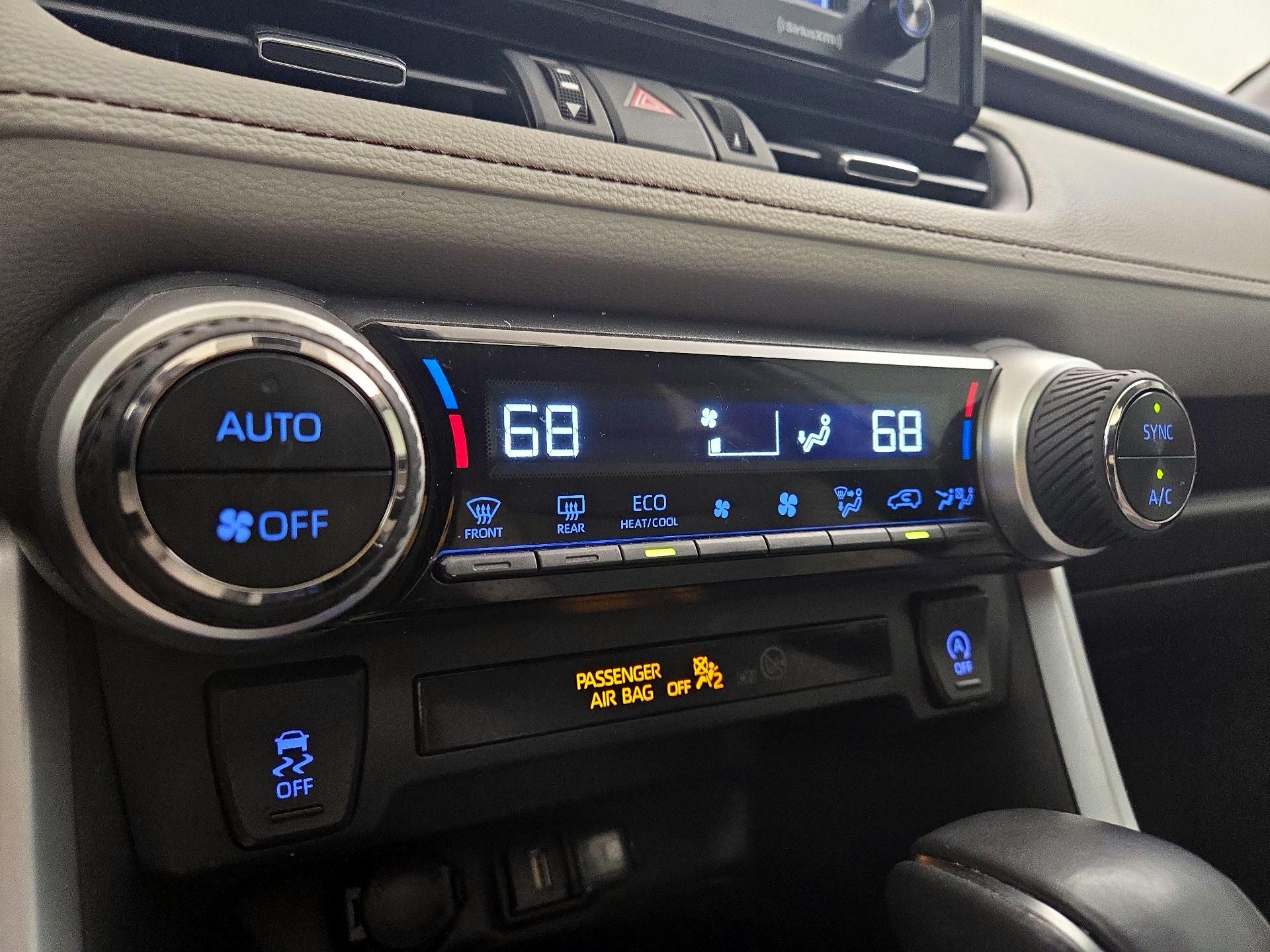 Thumbnail: 2021 Toyota RAV4 - 16