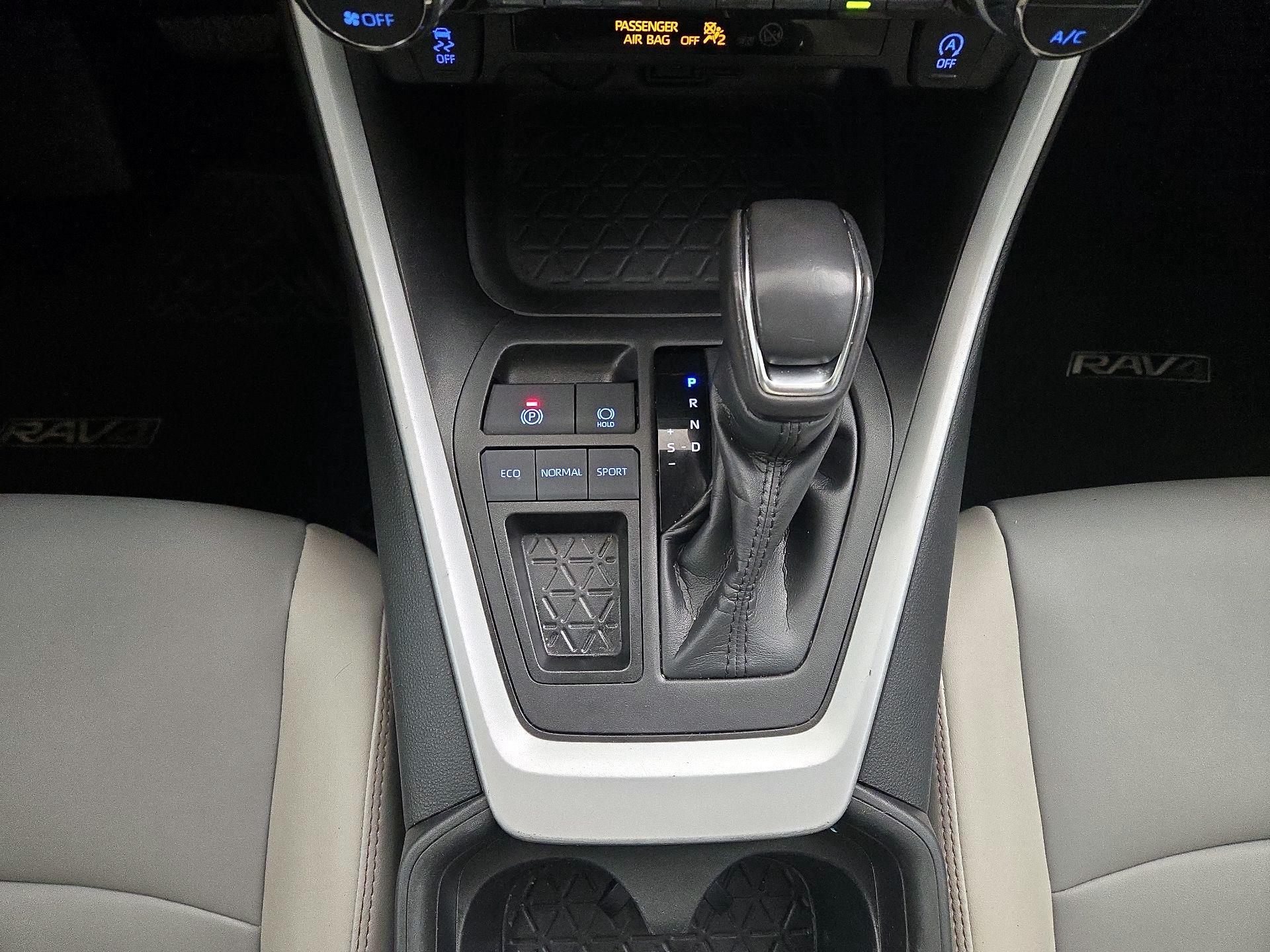 Thumbnail: 2021 Toyota RAV4 - 17