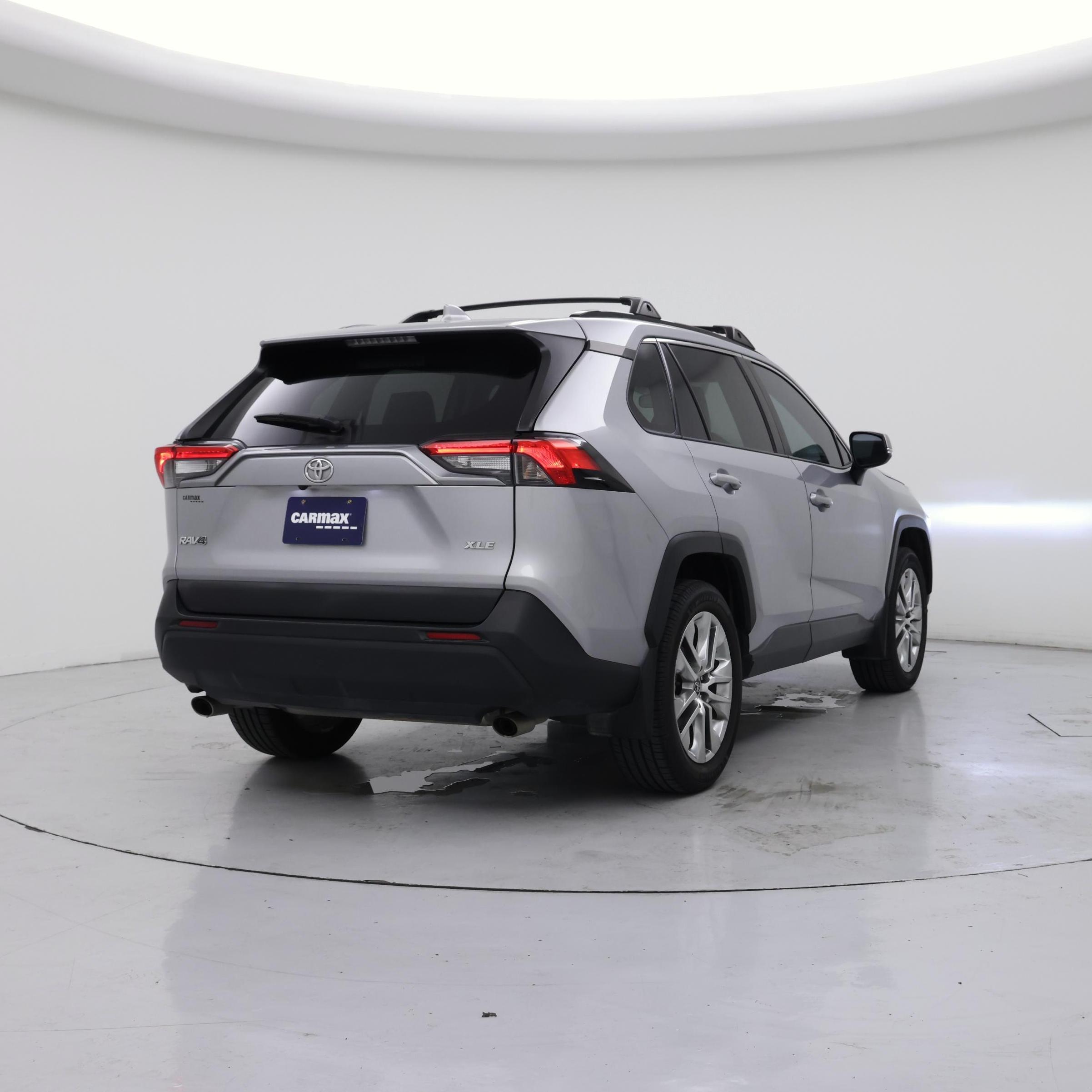 Thumbnail: 2021 Toyota RAV4 - 8