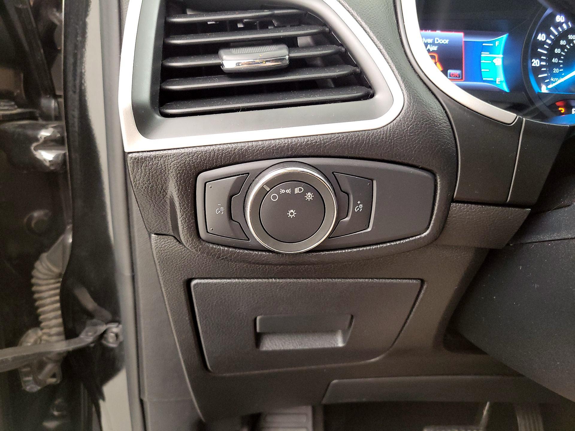 Thumbnail: 2015 Ford Edge - 13