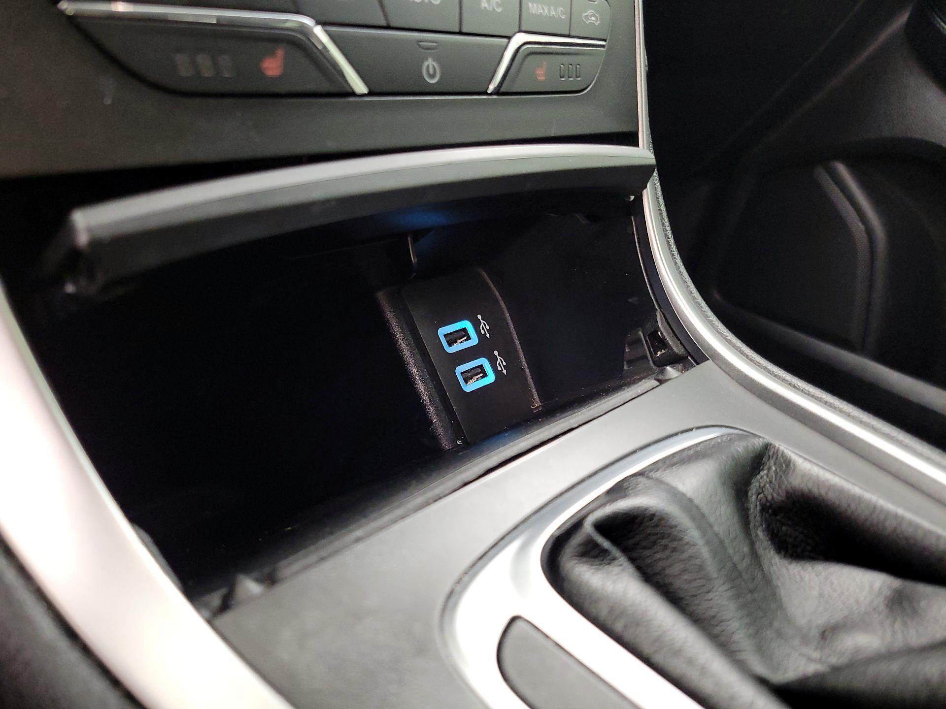 Thumbnail: 2015 Ford Edge - 19