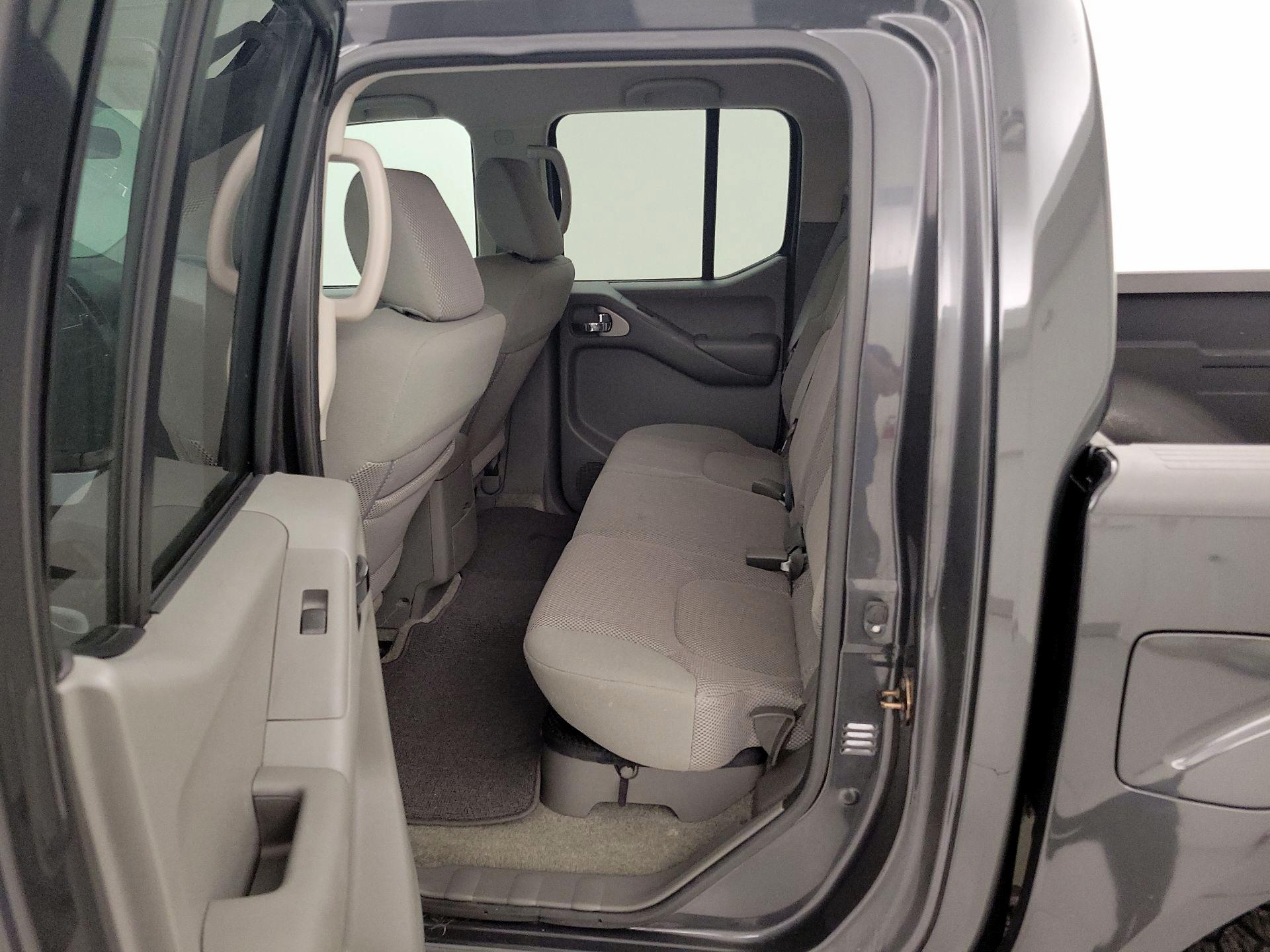Thumbnail: 2015 Nissan Frontier - 18