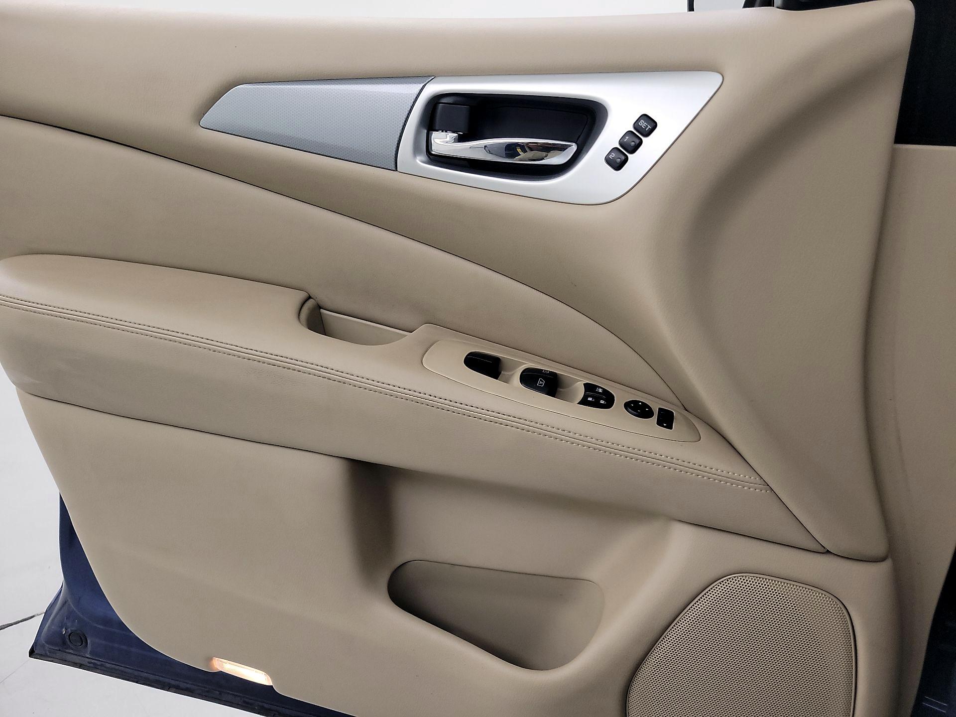 Thumbnail: 2019 Nissan Pathfinder - 12