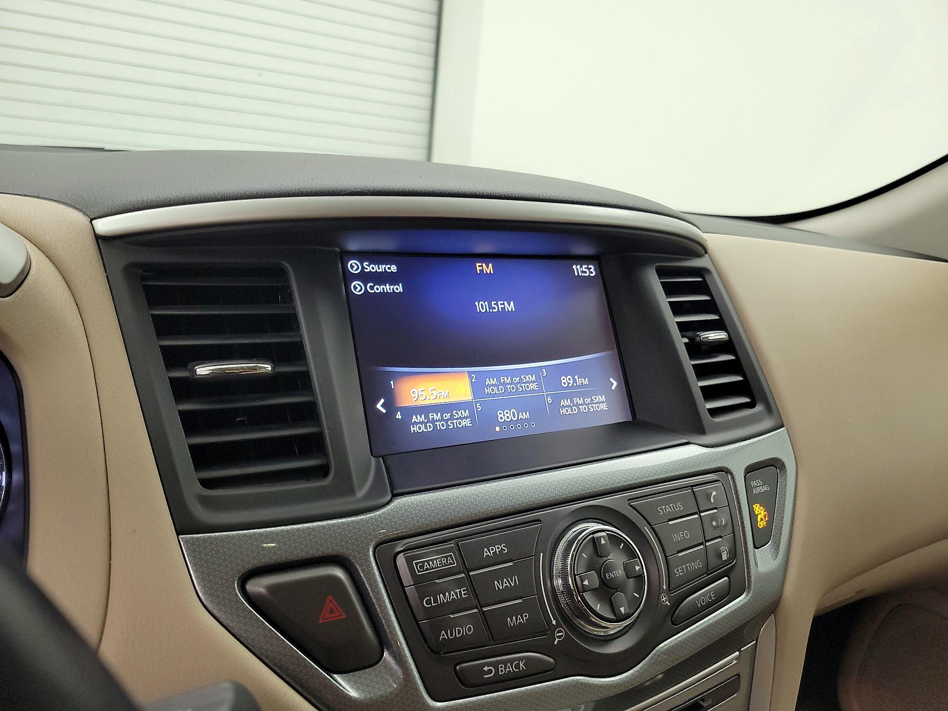 Thumbnail: 2019 Nissan Pathfinder - 16