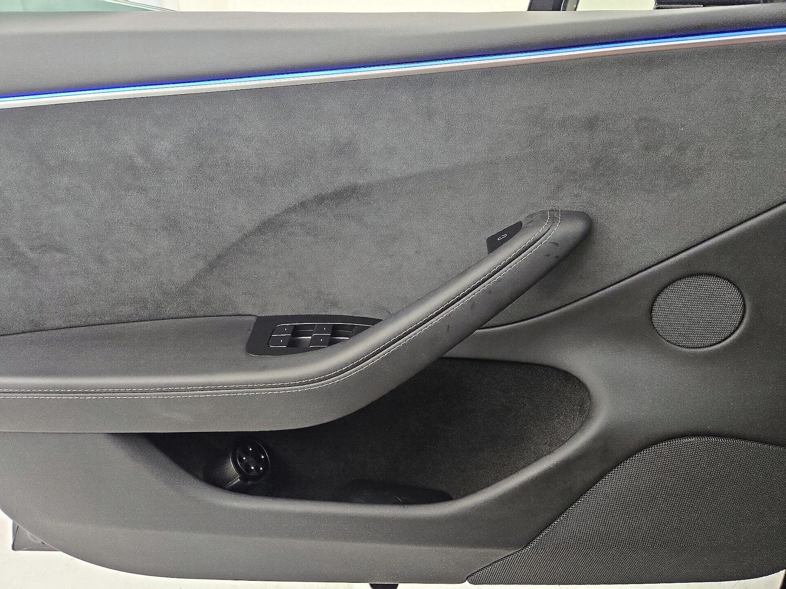 2025 Tesla Model 3 Long Range - Photo 13