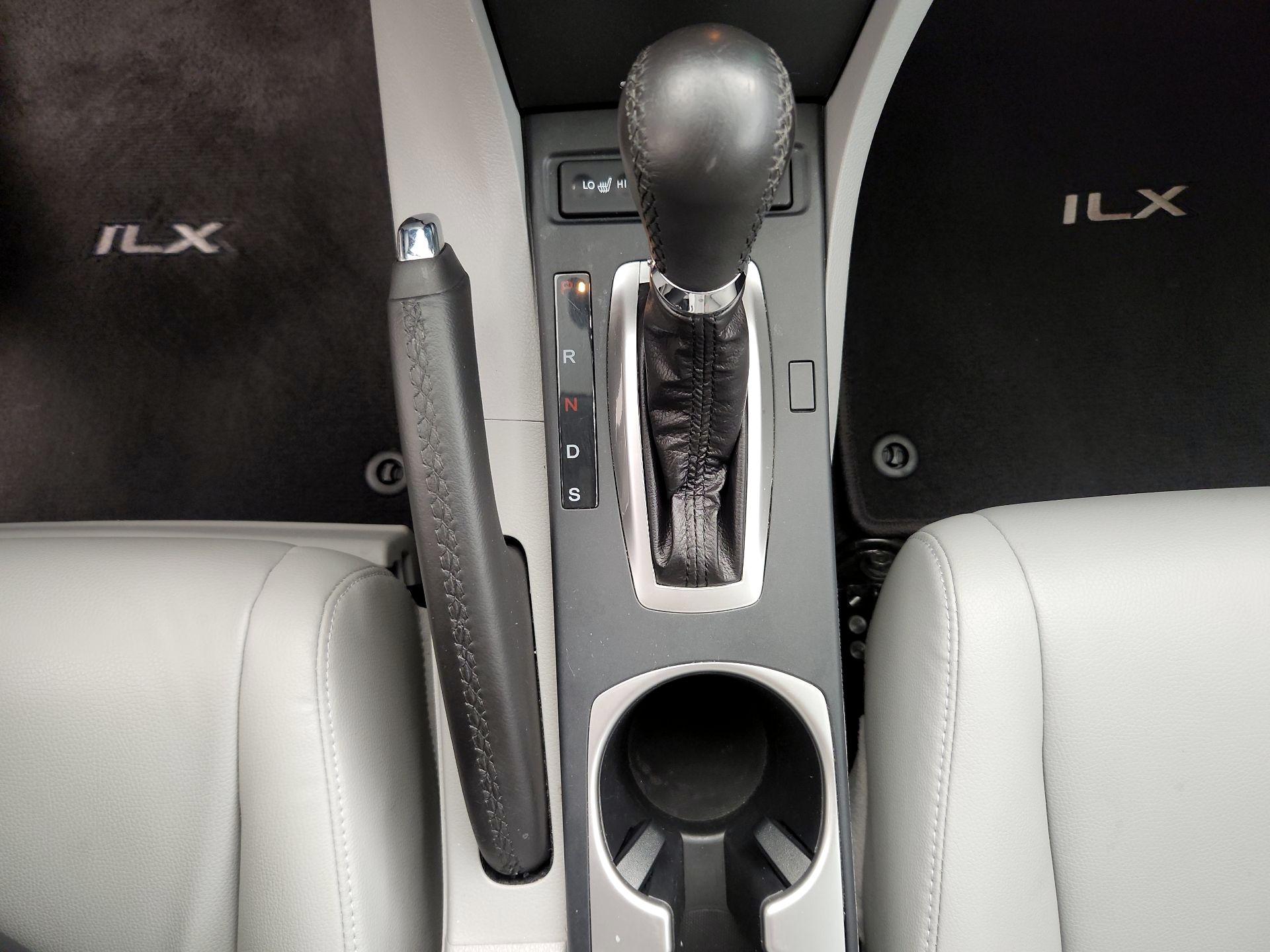 Thumbnail: 2018 Acura ILX - 17