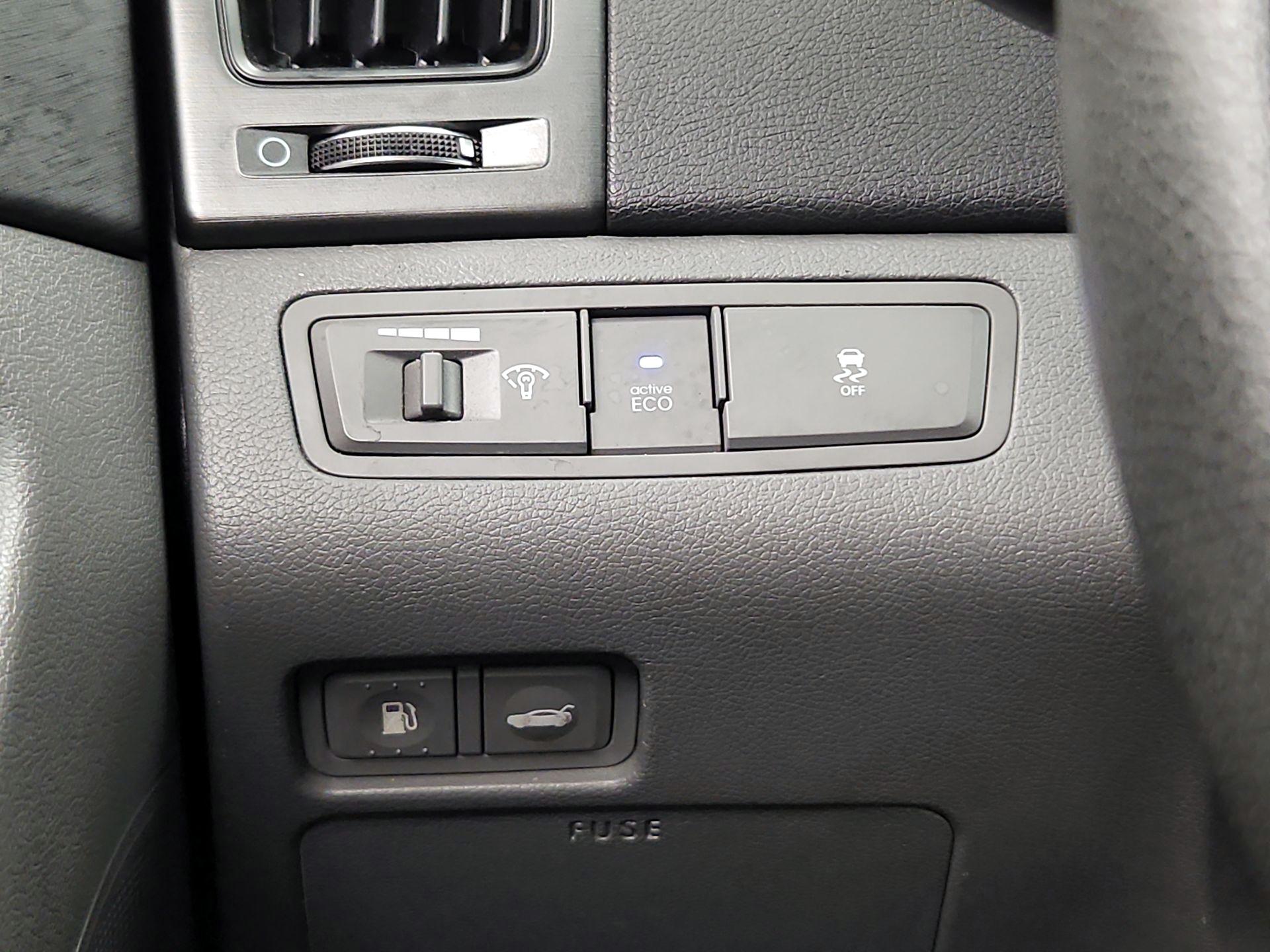 Thumbnail: 2014 Hyundai Sonata - 13