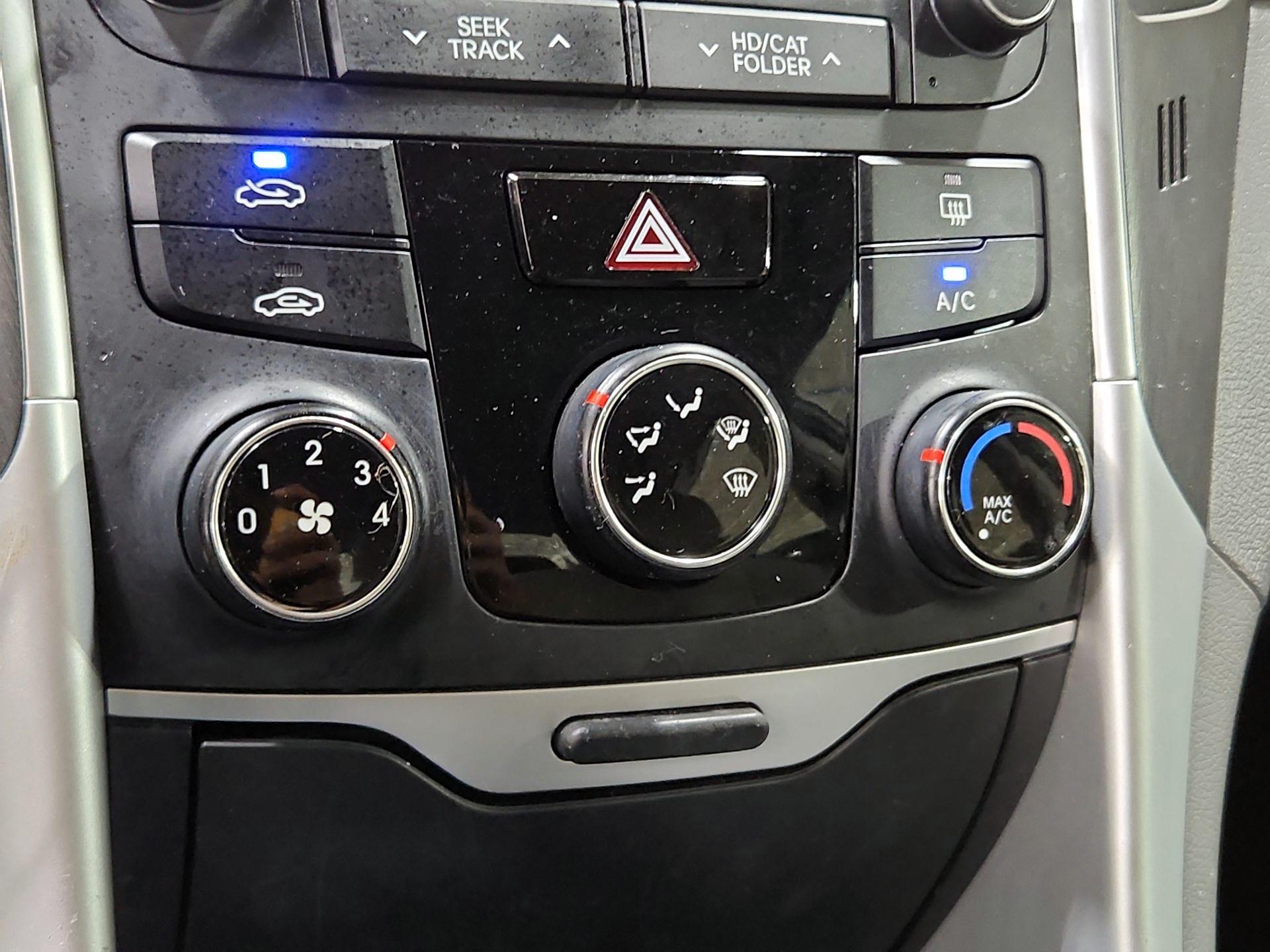 Thumbnail: 2014 Hyundai Sonata - 16