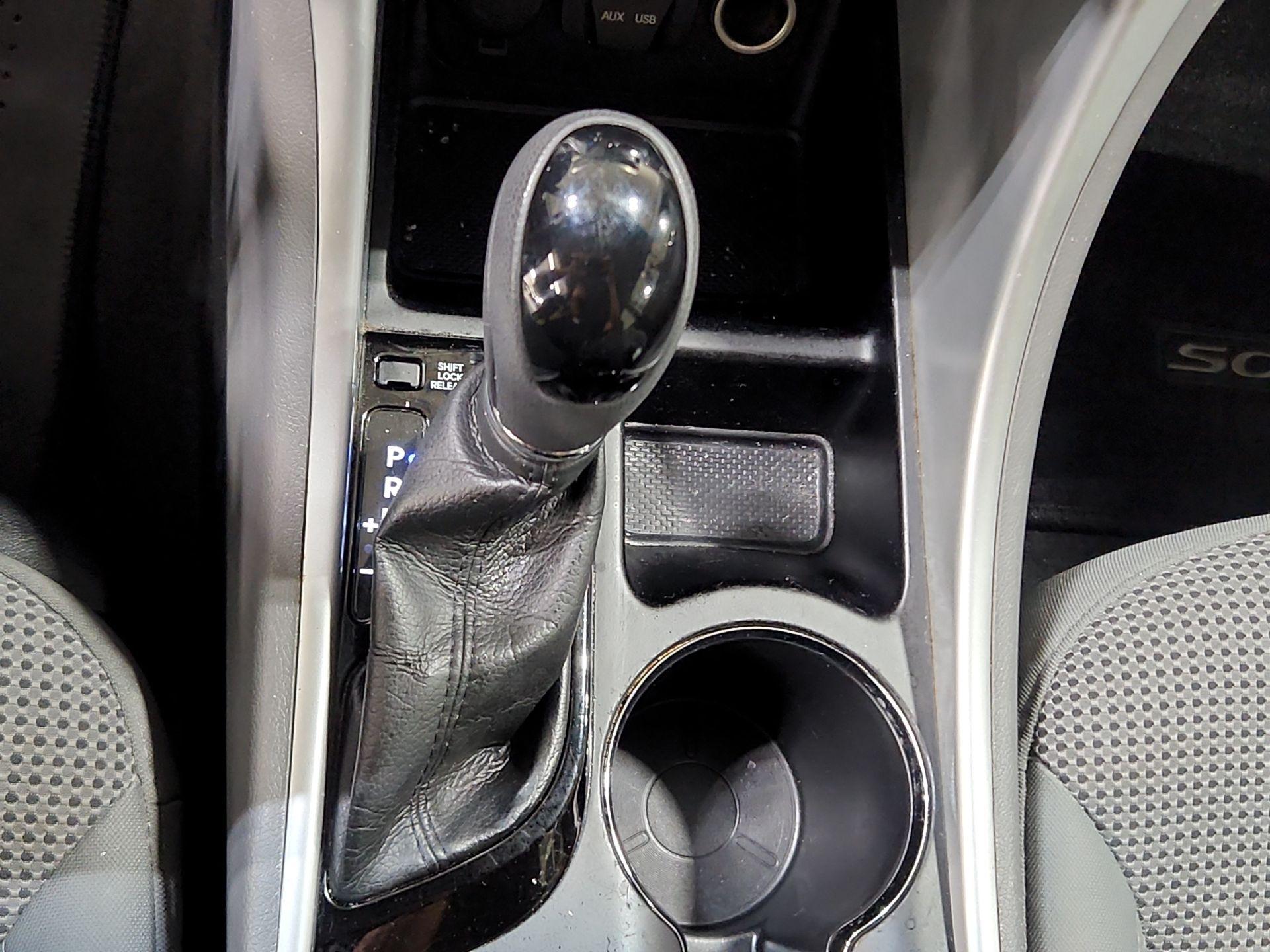Thumbnail: 2014 Hyundai Sonata - 17