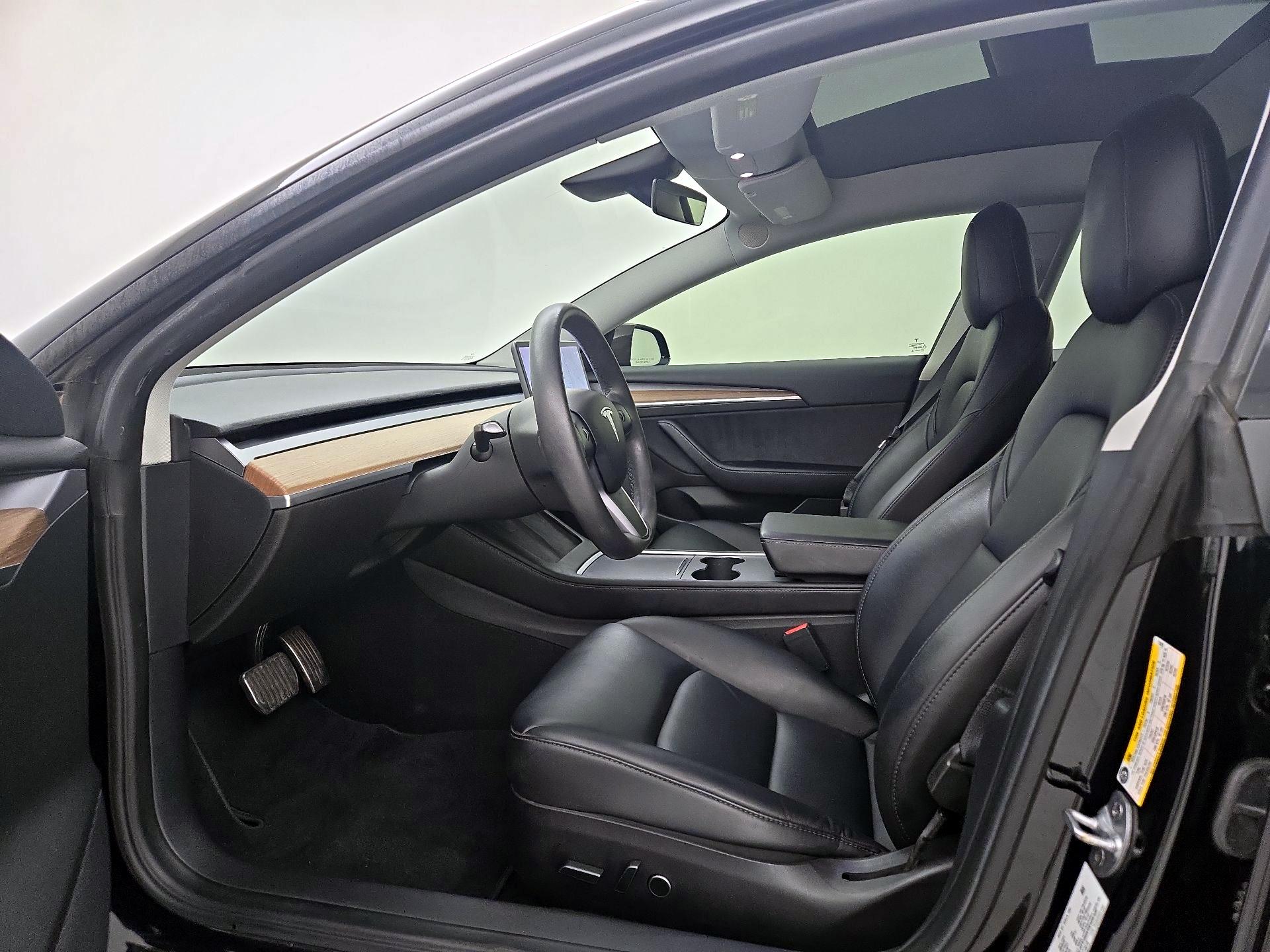 Thumbnail: 2022 Tesla Model 3 - 11