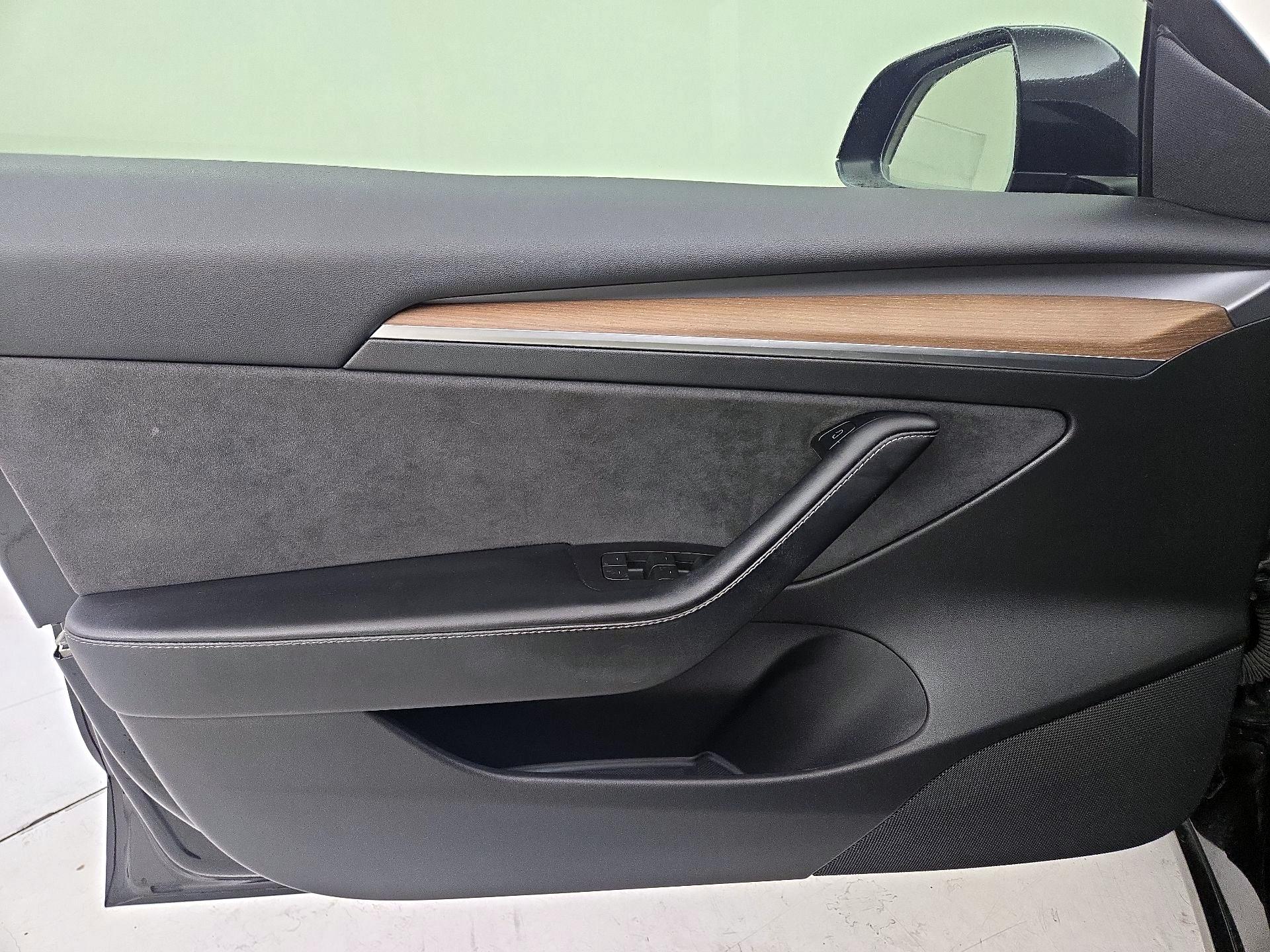 Thumbnail: 2022 Tesla Model 3 - 12
