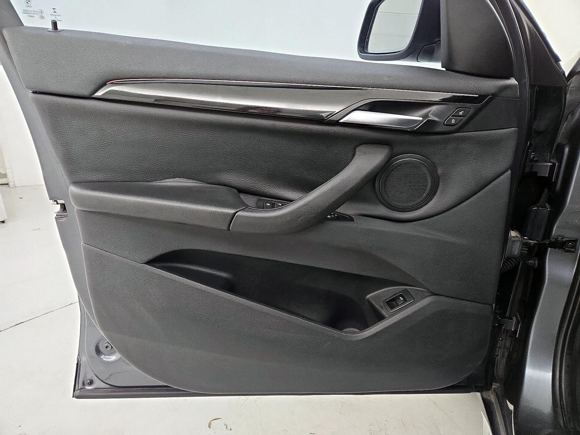 Thumbnail: 2016 BMW X1 - 12