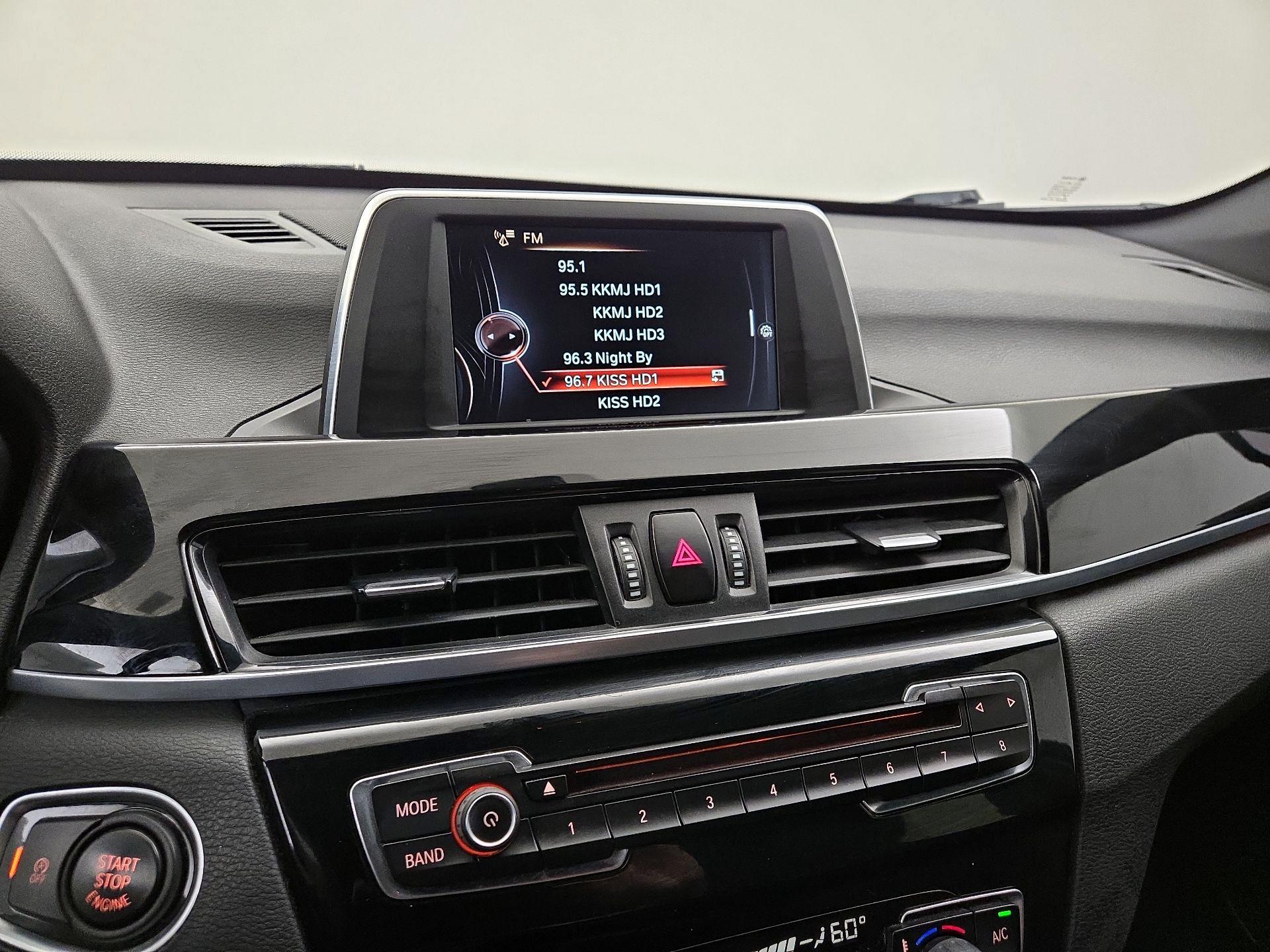 Thumbnail: 2016 BMW X1 - 16