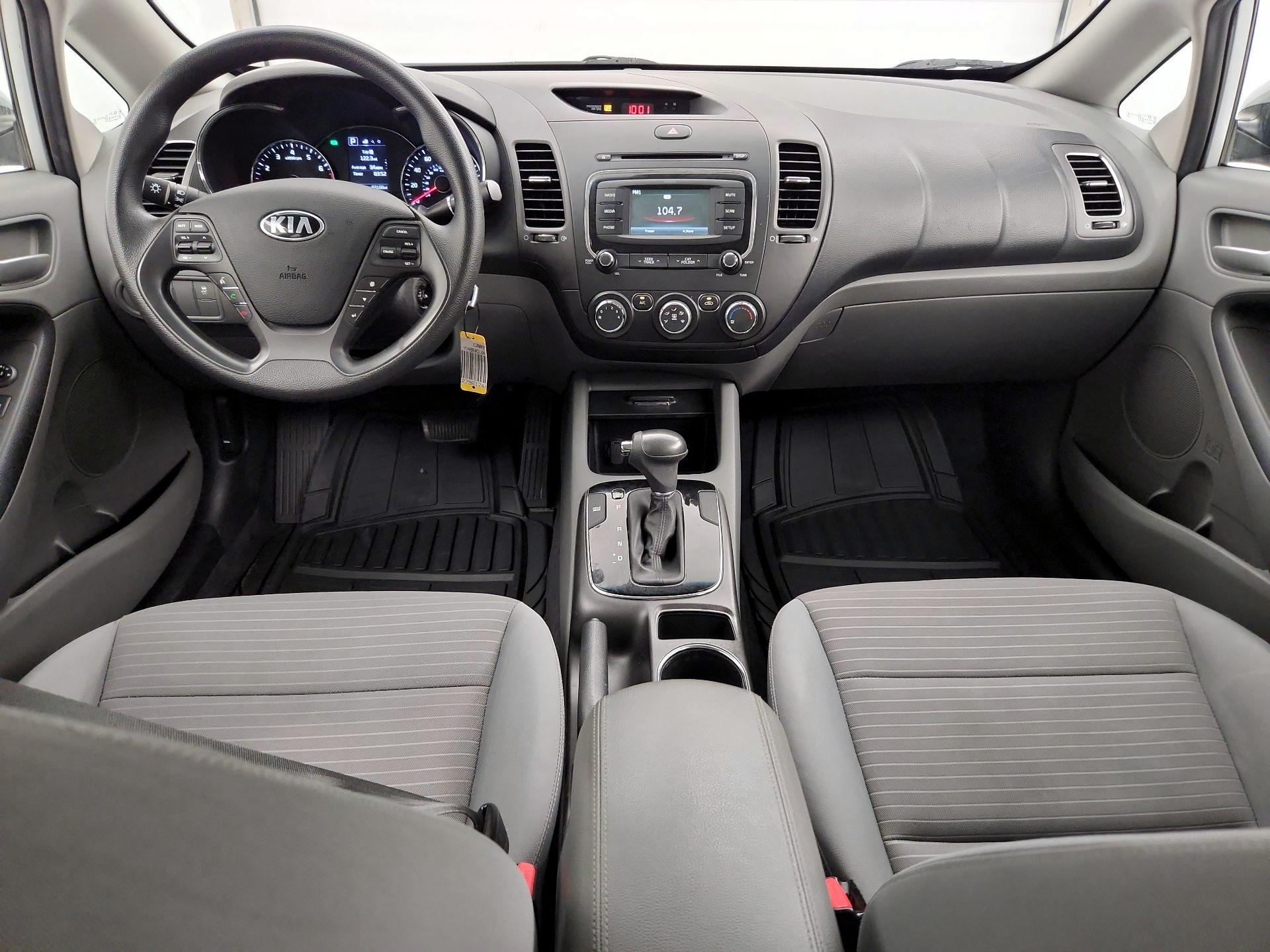 Thumbnail: 2017 Kia Forte - 9