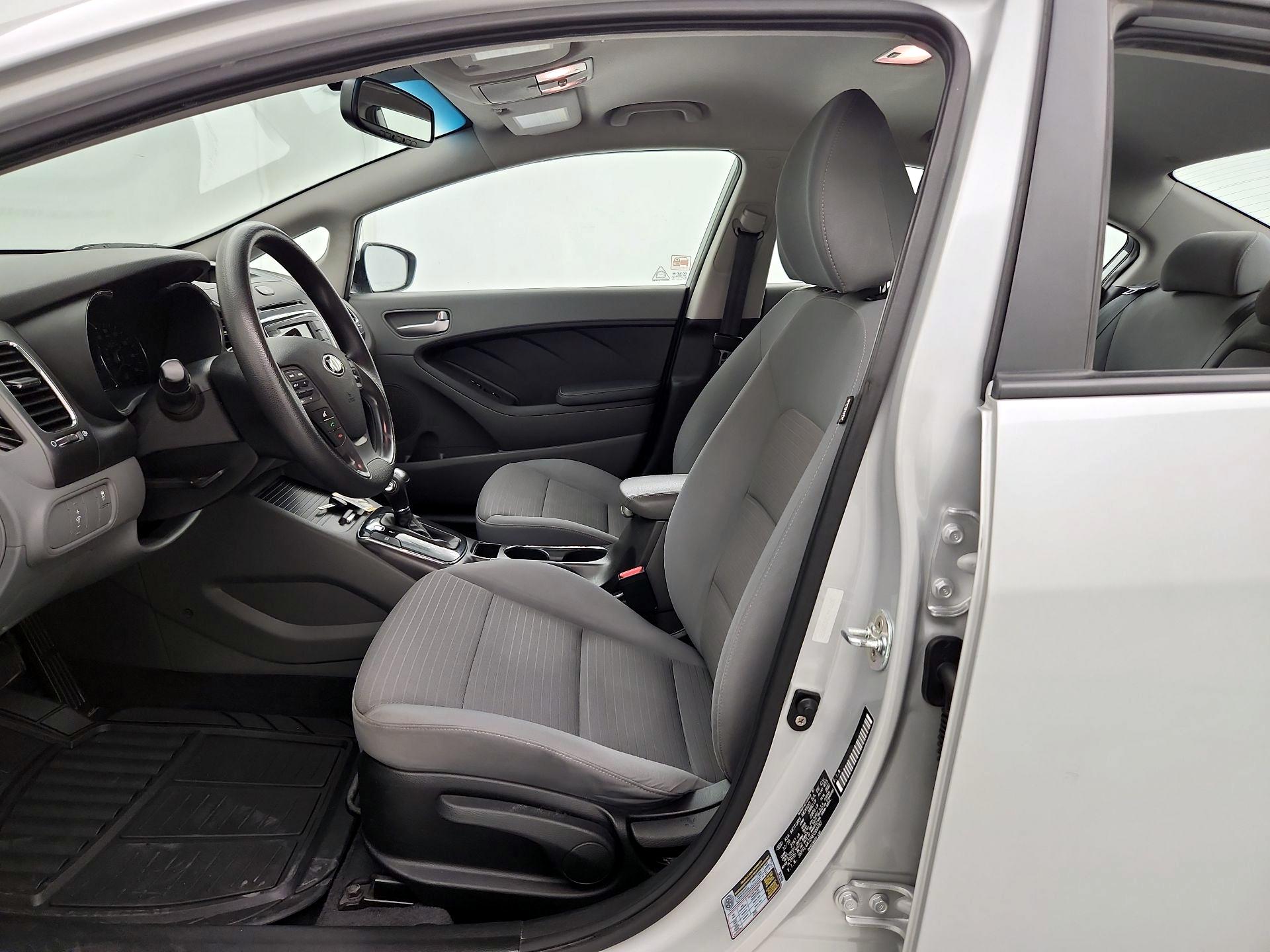 Thumbnail: 2017 Kia Forte - 11