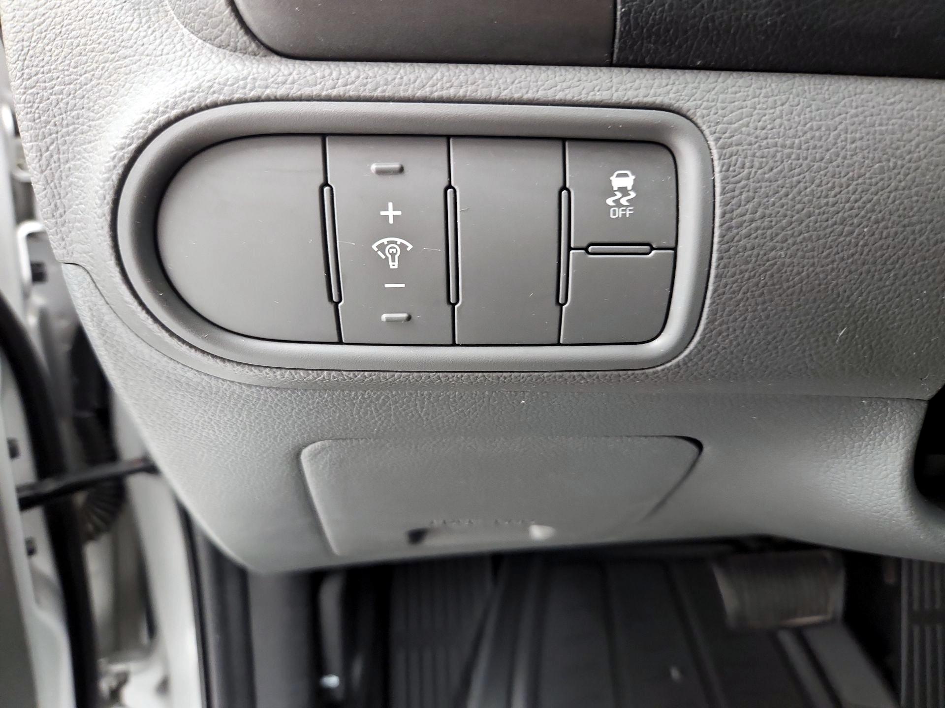 Thumbnail: 2017 Kia Forte - 13