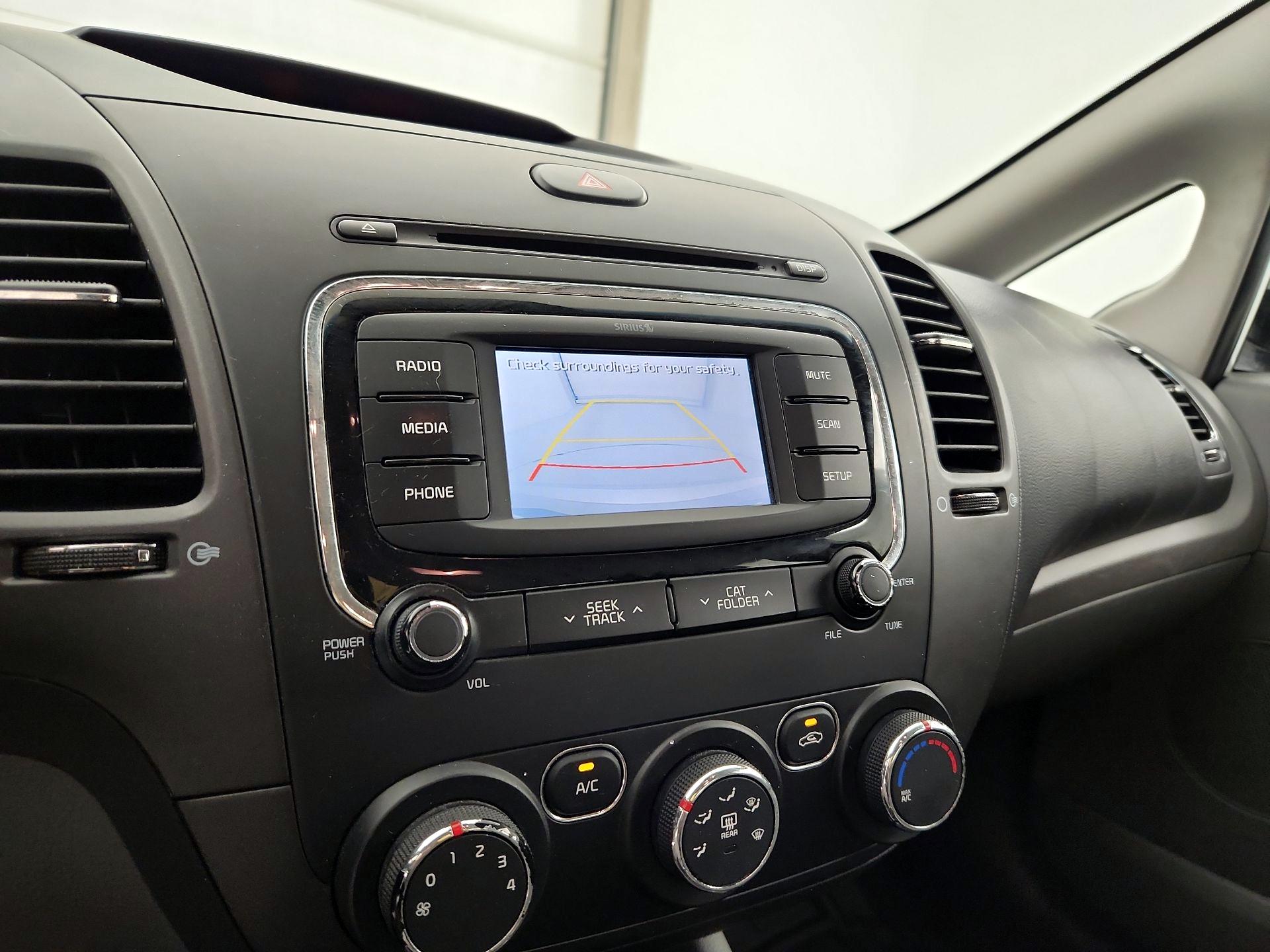 Thumbnail: 2017 Kia Forte - 14