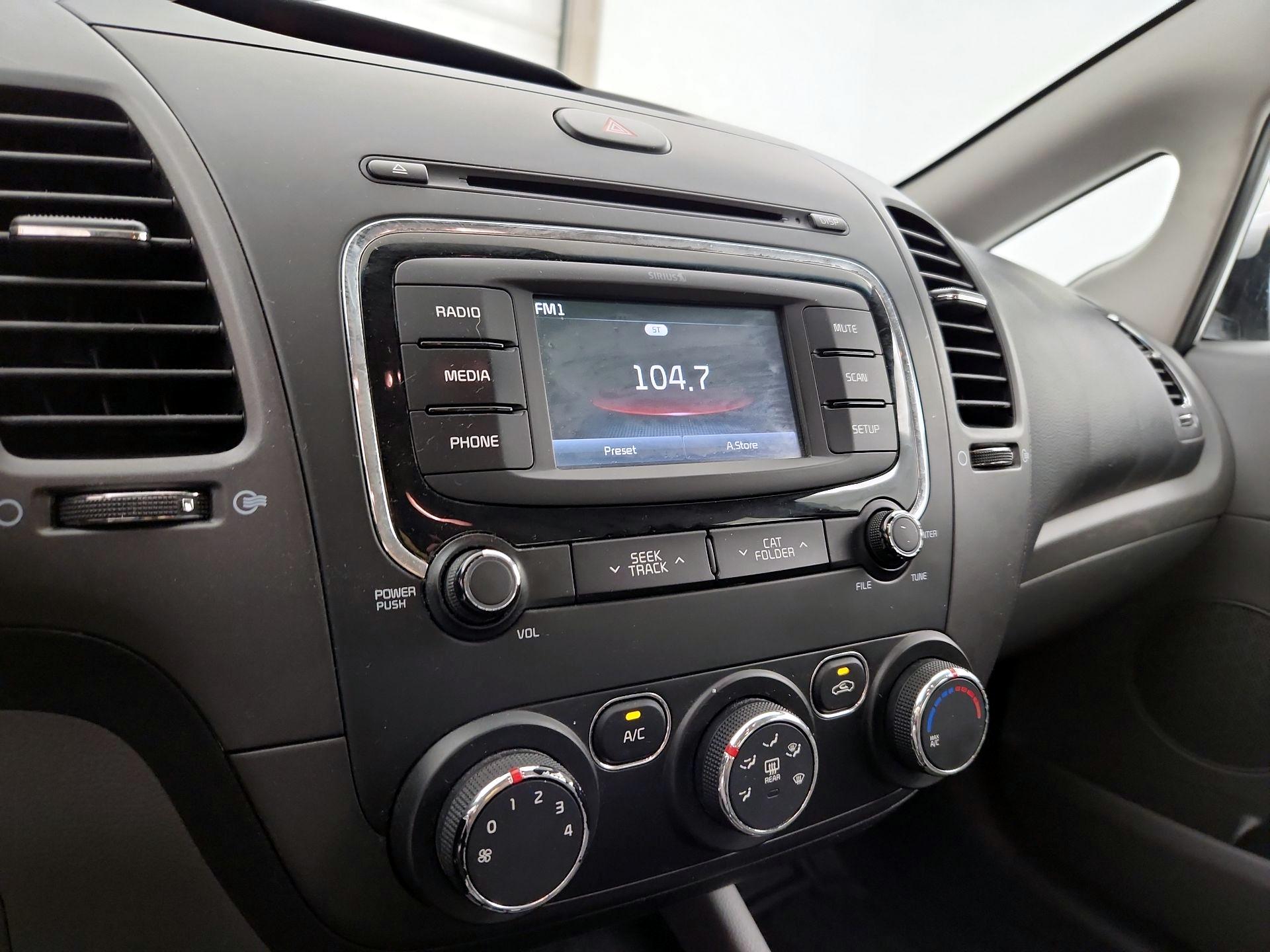 Thumbnail: 2017 Kia Forte - 15