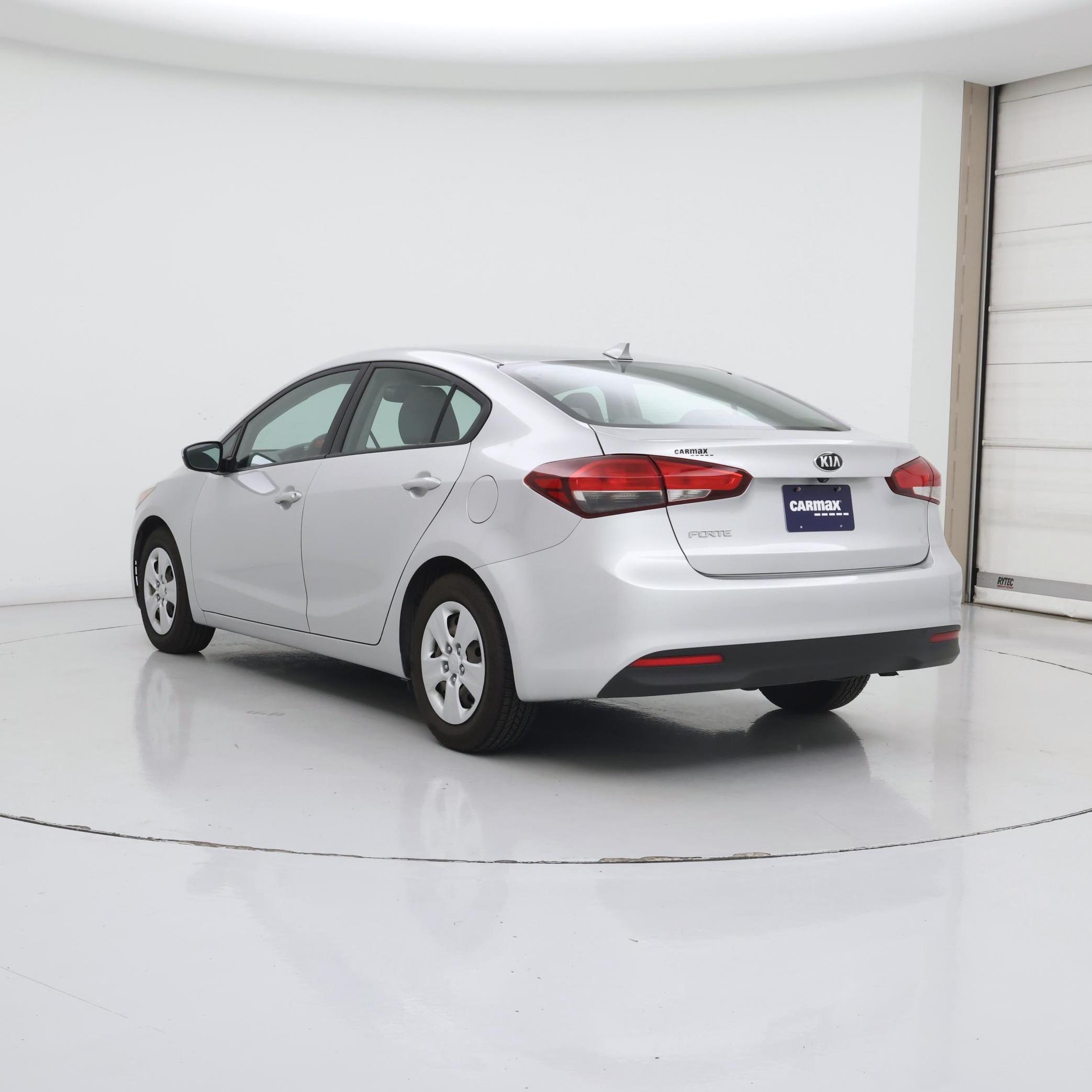 Thumbnail: 2017 Kia Forte - 2