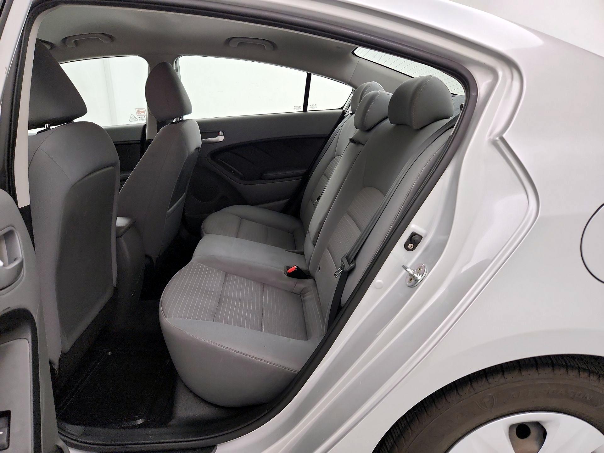 Thumbnail: 2017 Kia Forte - 19