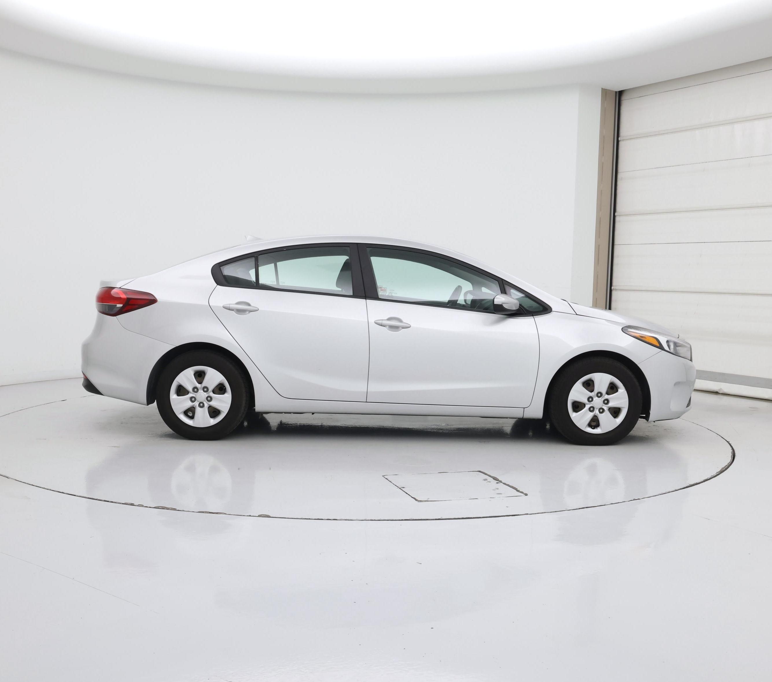 Thumbnail: 2017 Kia Forte - 7