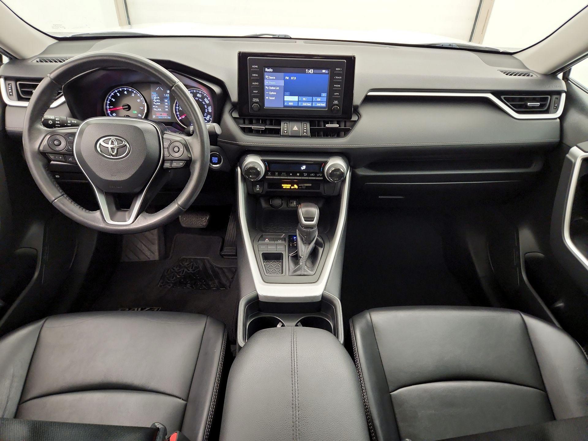 Thumbnail: 2019 Toyota RAV4 - 9