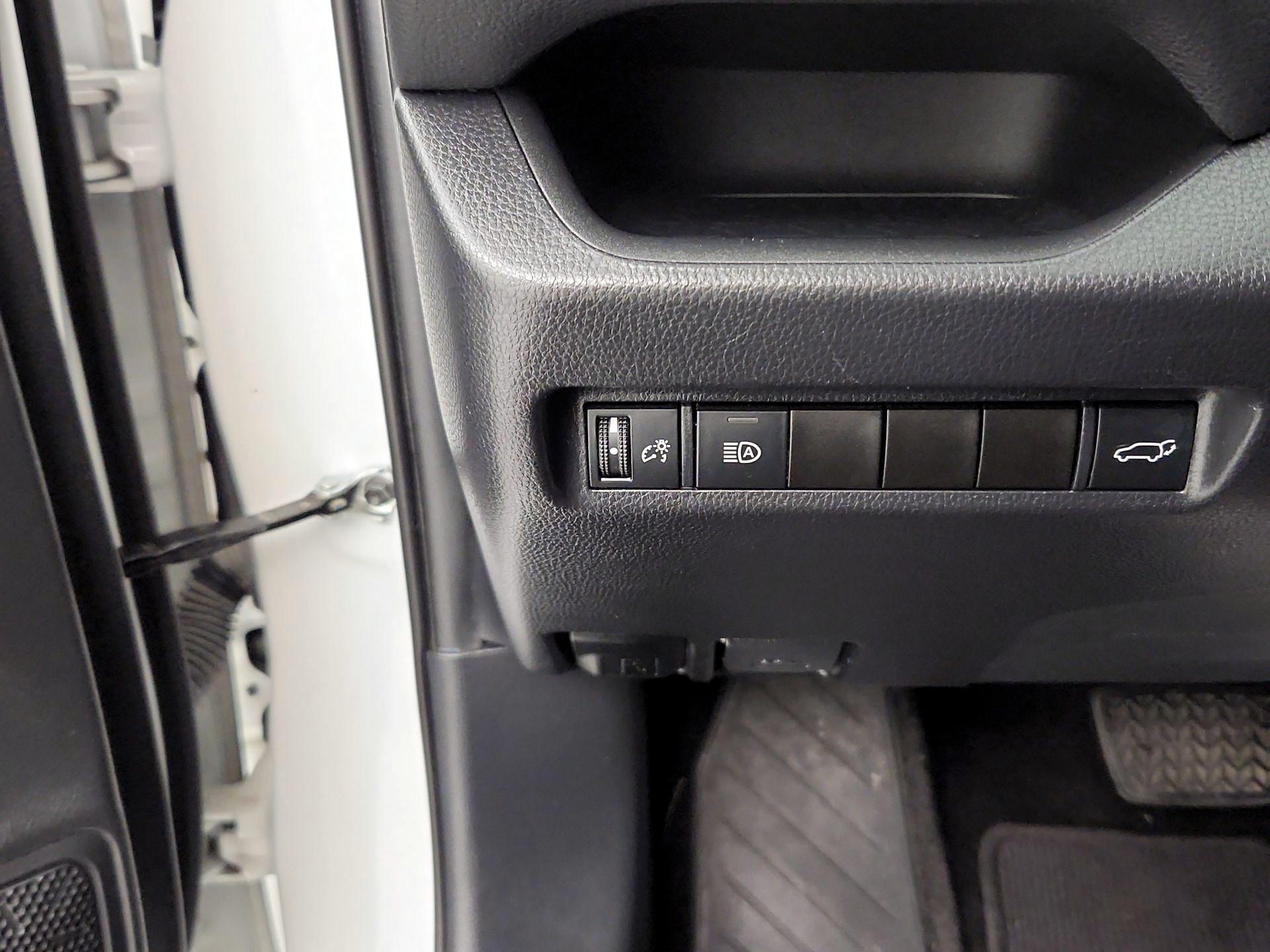 Thumbnail: 2019 Toyota RAV4 - 13